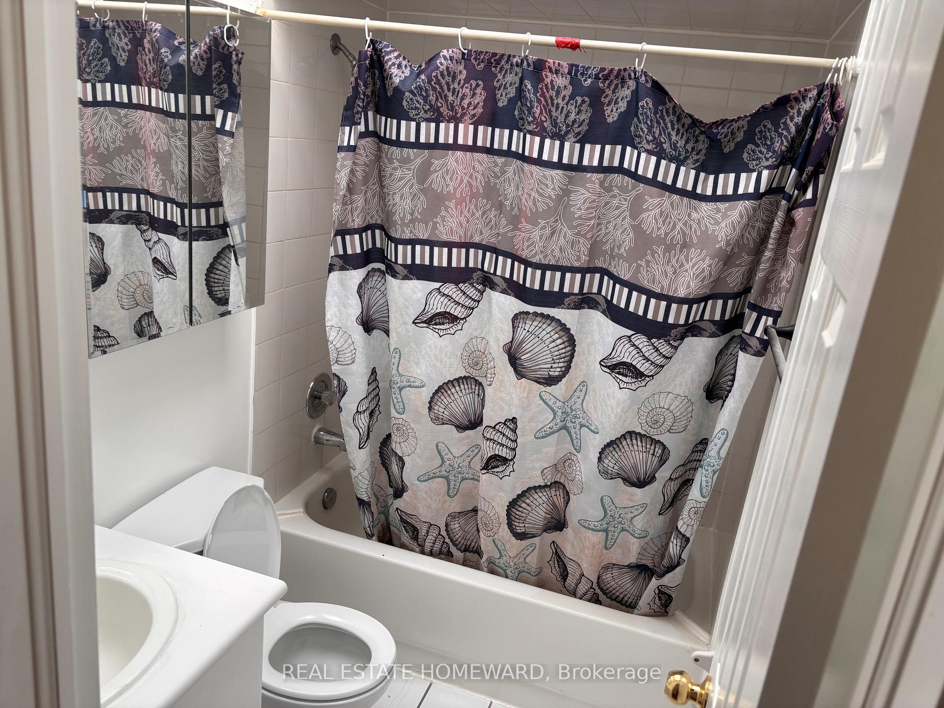 Photo 7 of Unit Upper, 879A Wilson Avenue, North York, Downsview-Roding-CFB — HOMEH