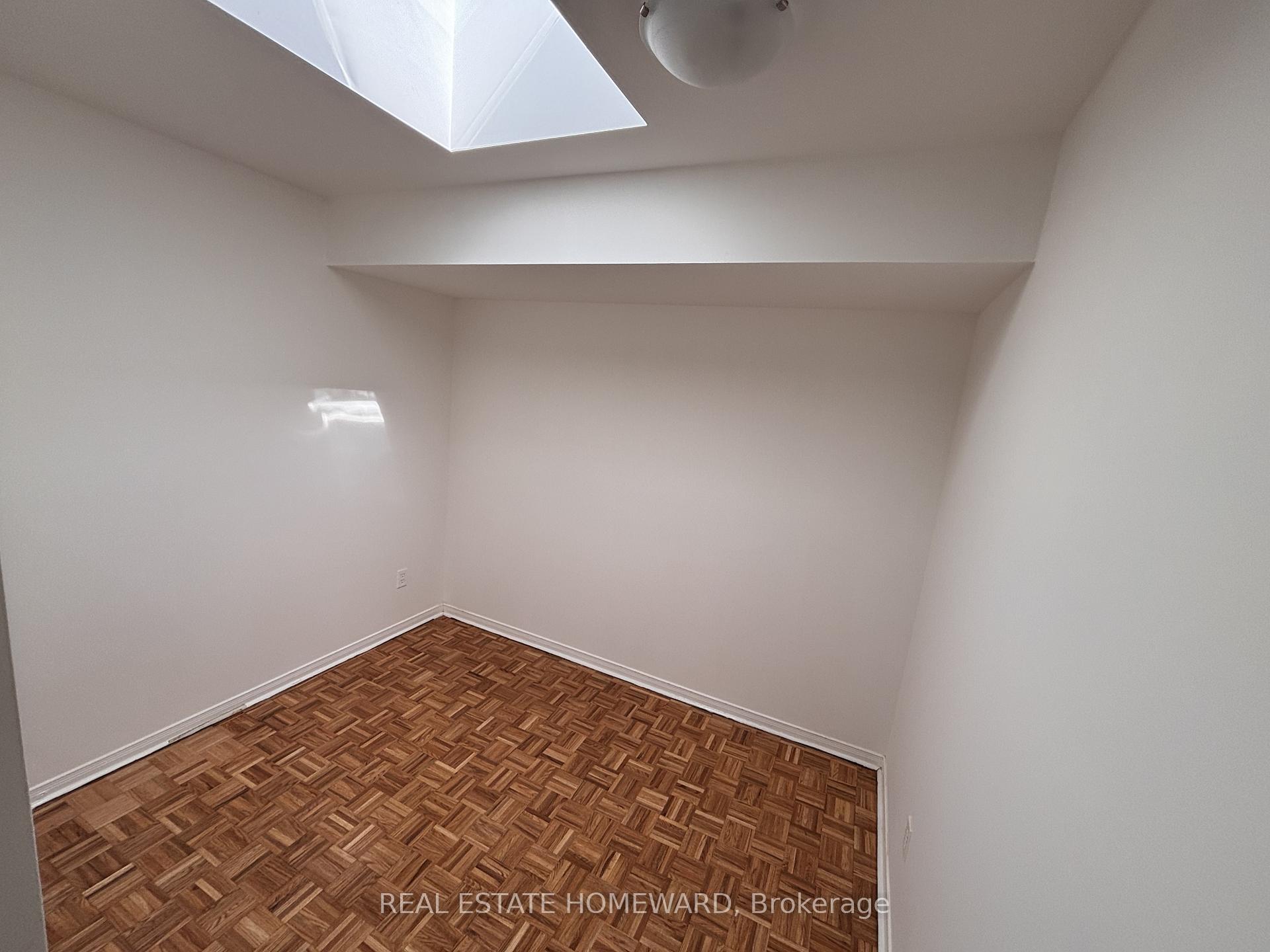 Photo 8 of Unit Upper, 879A Wilson Avenue, North York, Downsview-Roding-CFB — HOMEH