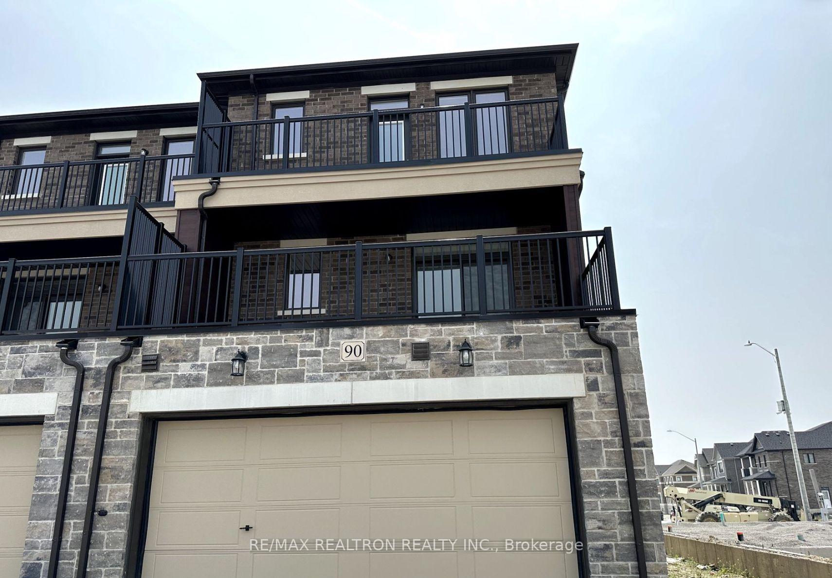 Photo 2 of 90 Robert Eaton Avenue, Markham, Middlefield — HOMEH