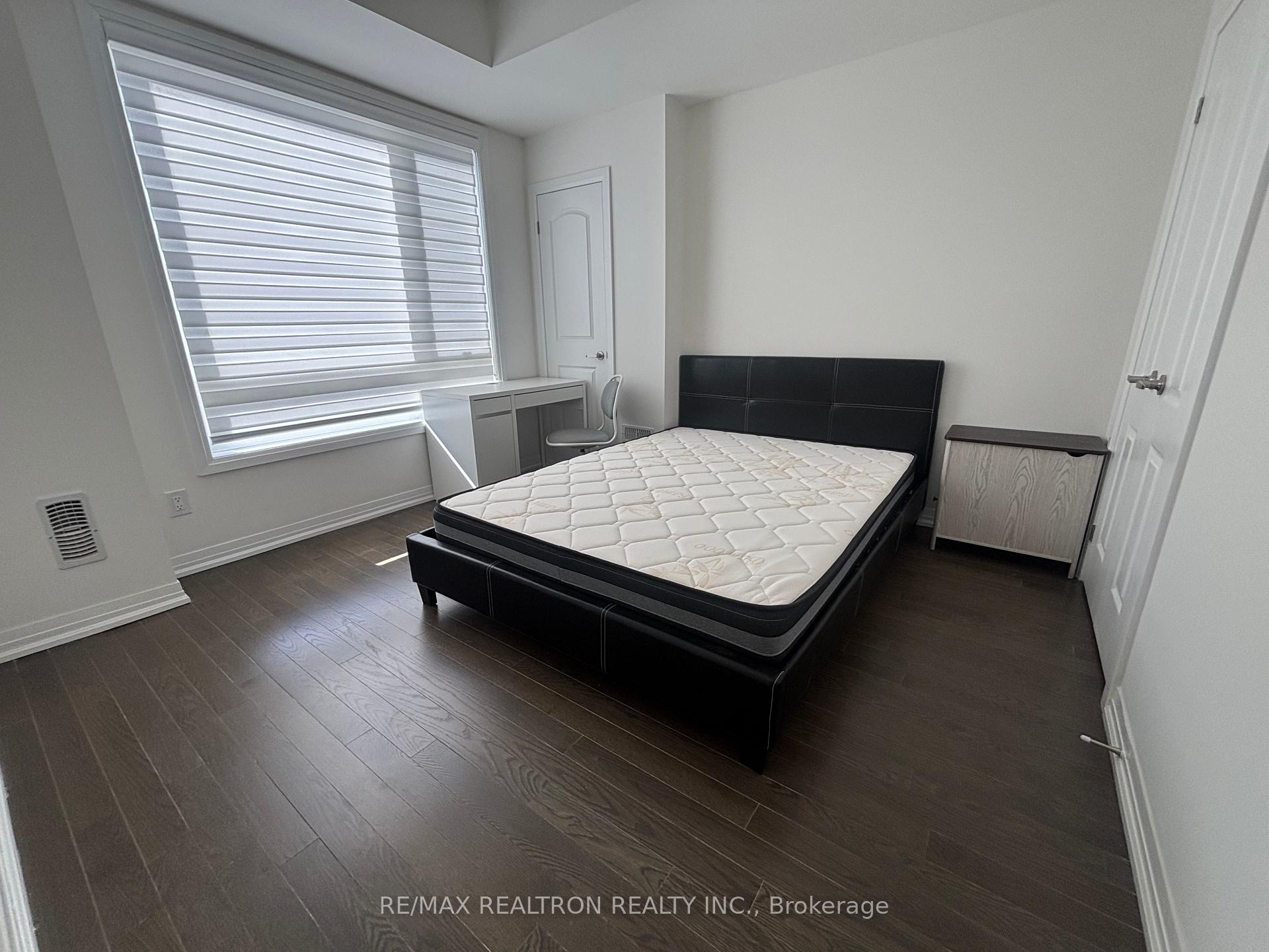 Photo 3 of 90 Robert Eaton Avenue, Markham, Middlefield — HOMEH