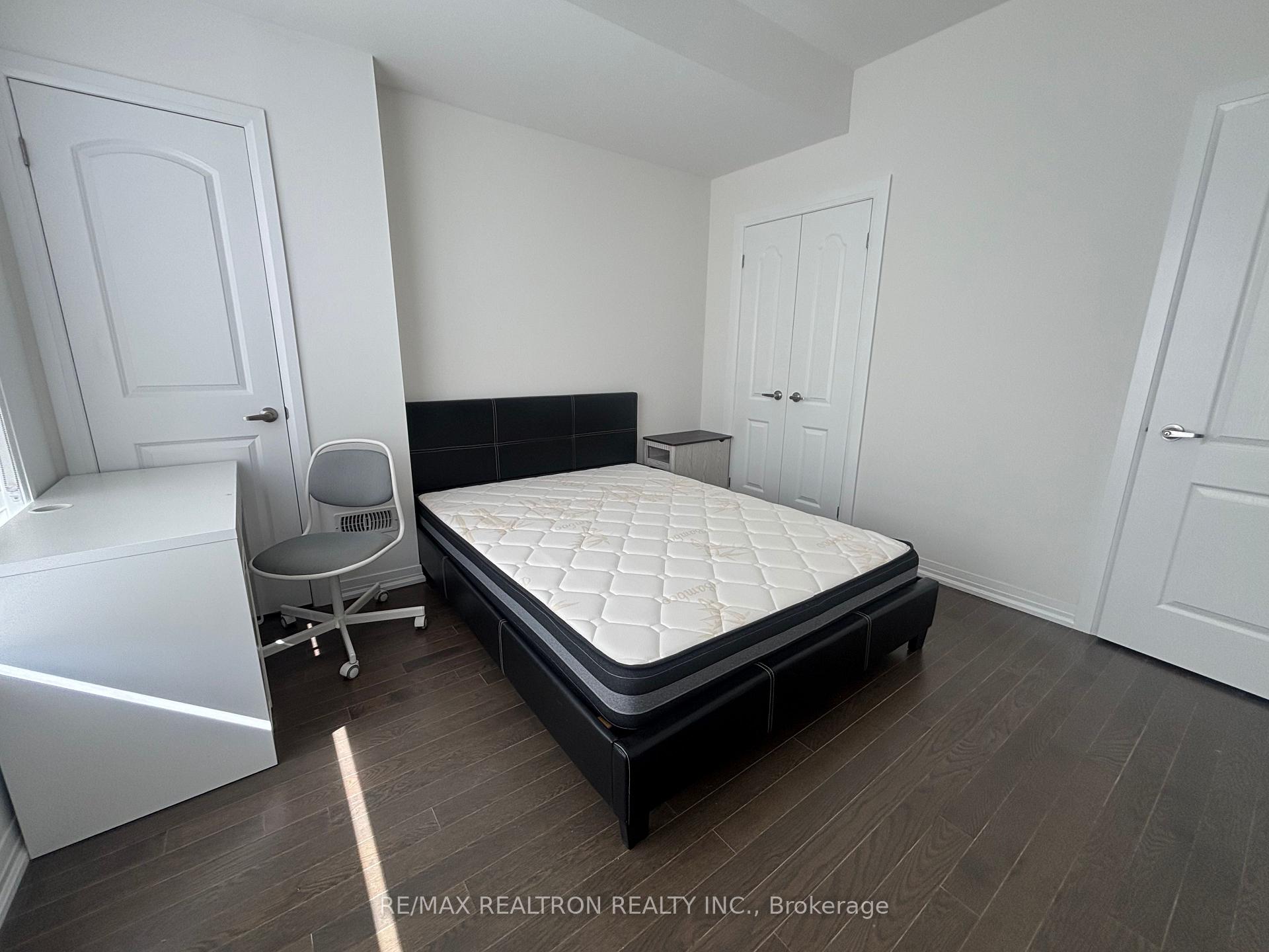 Photo 4 of 90 Robert Eaton Avenue, Markham, Middlefield — HOMEH