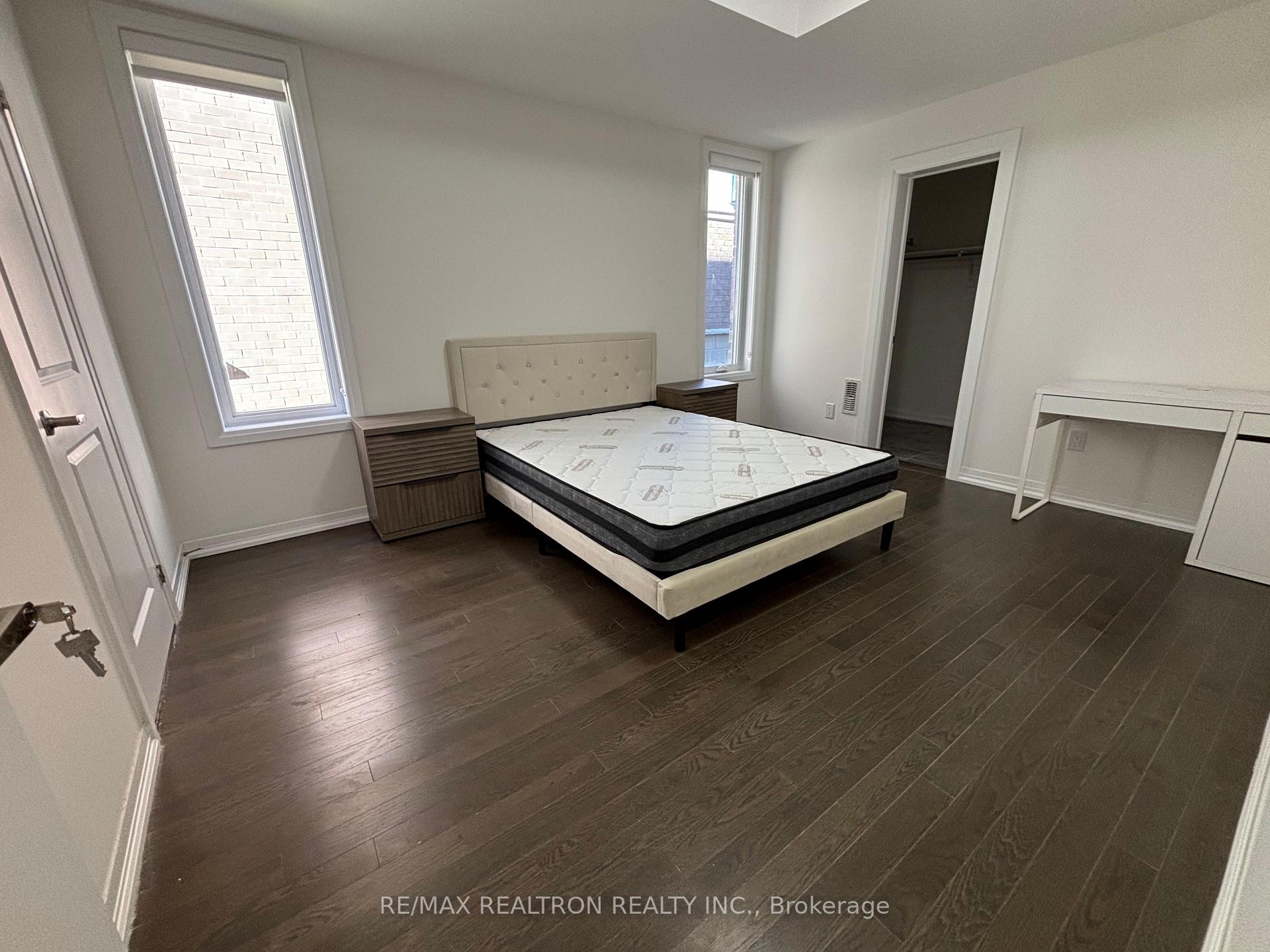 Photo 5 of 90 Robert Eaton Avenue, Markham, Middlefield — HOMEH