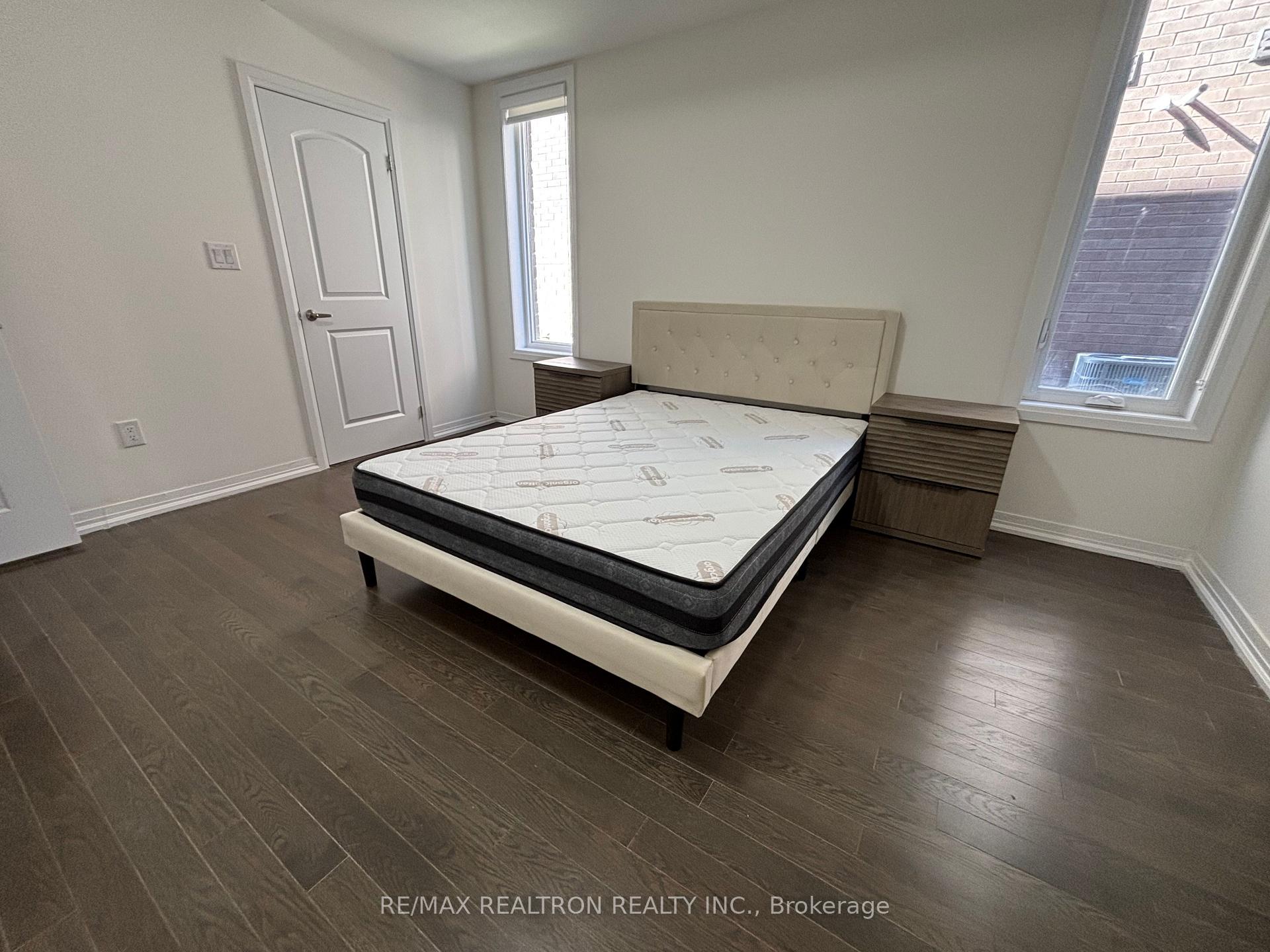 Photo 6 of 90 Robert Eaton Avenue, Markham, Middlefield — HOMEH
