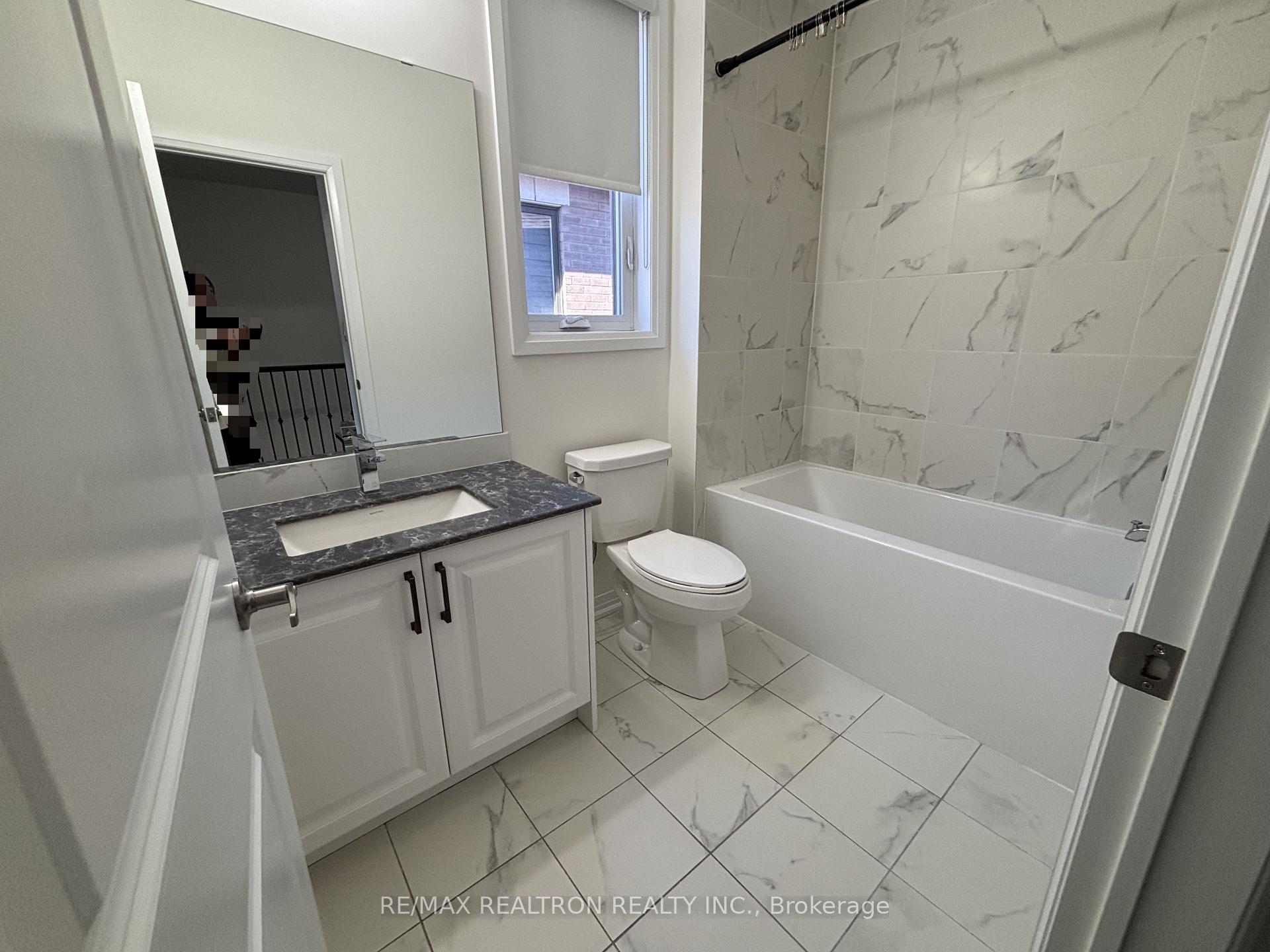Photo 11 of 90 Robert Eaton Avenue, Markham, Middlefield — HOMEH