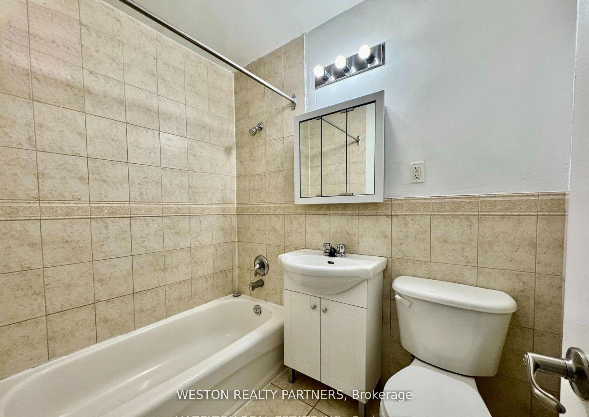 Photo 4 of Unit 108, 44 Huntley Street, Toronto, North St. James Town — HOMEH