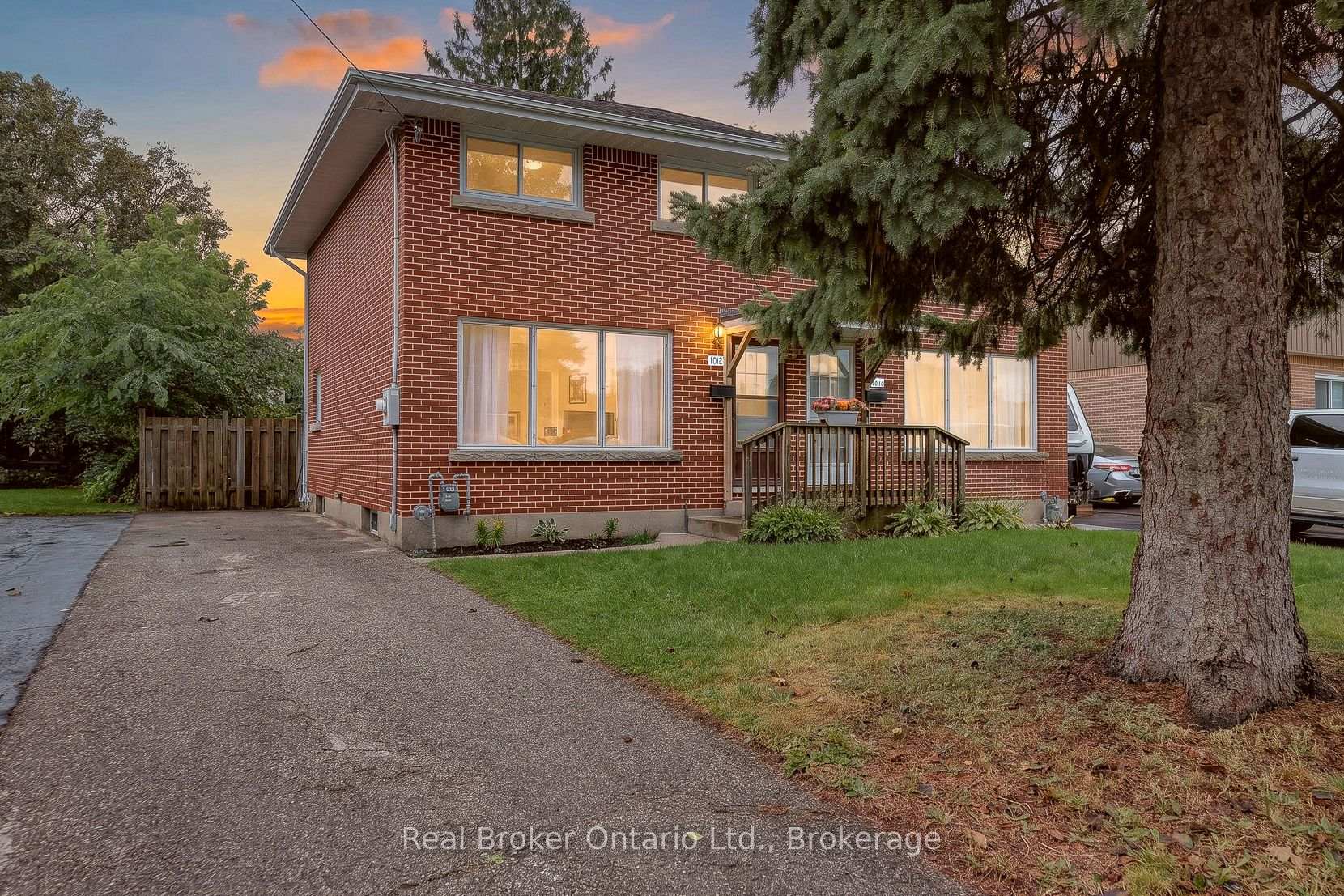Photo 1 of 1012 Warwick Street, Woodstock, Woodstock - North — HOMEH