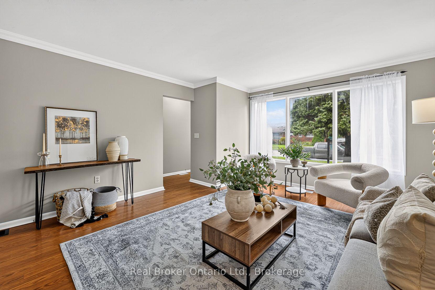 Photo 9 of 1012 Warwick Street, Woodstock, Woodstock - North — HOMEH