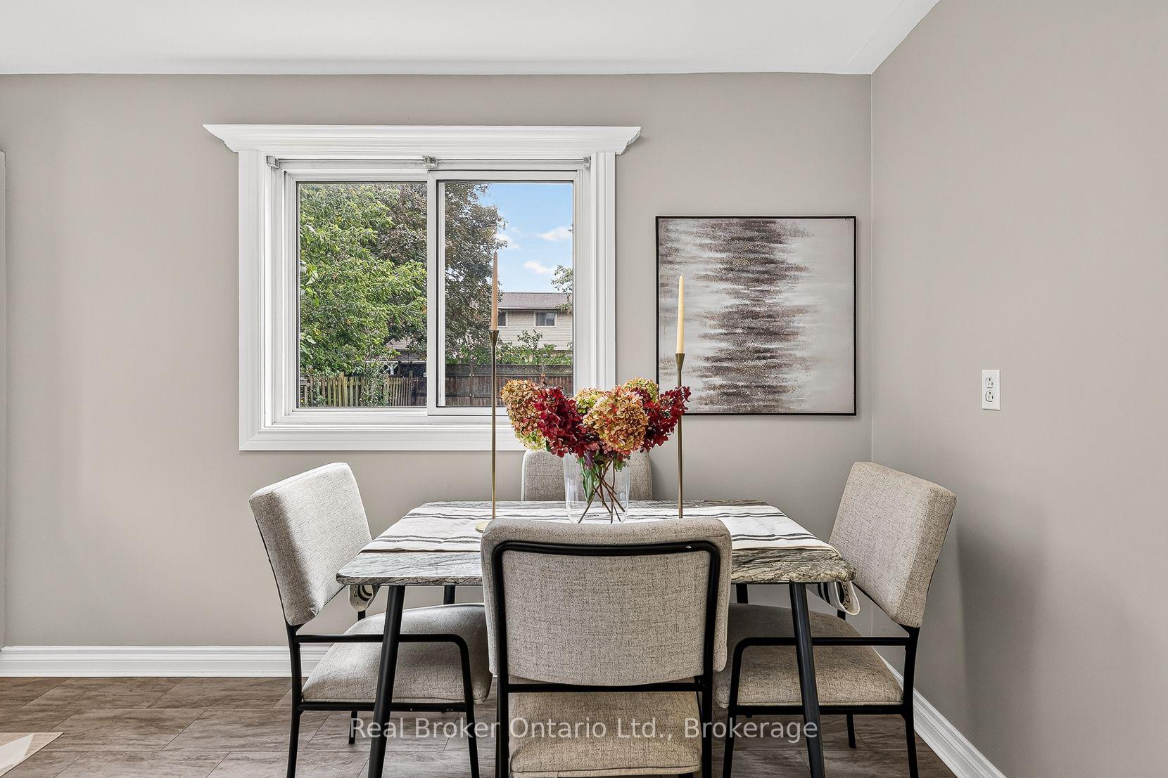 Photo 12 of 1012 Warwick Street, Woodstock, Woodstock - North — HOMEH