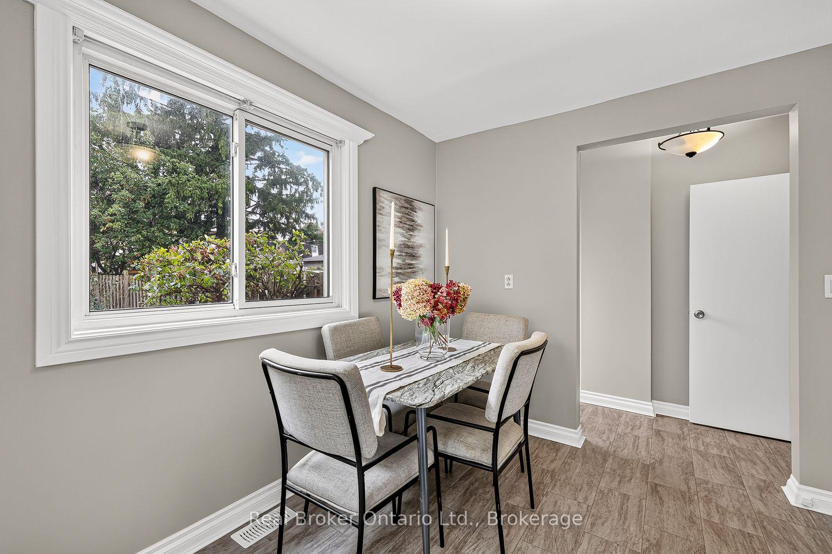 Photo 17 of 1012 Warwick Street, Woodstock, Woodstock - North — HOMEH