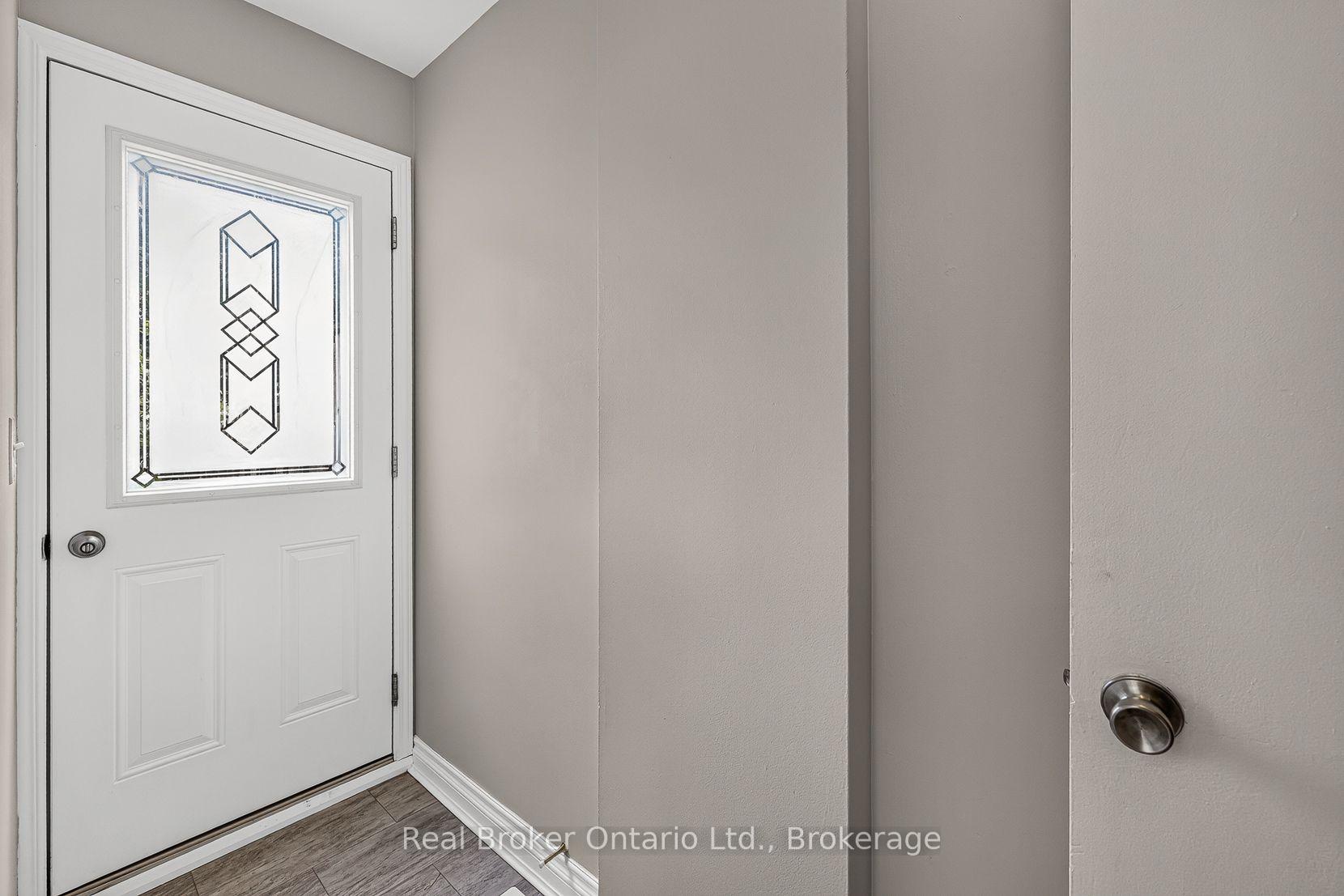 Photo 18 of 1012 Warwick Street, Woodstock, Woodstock - North — HOMEH