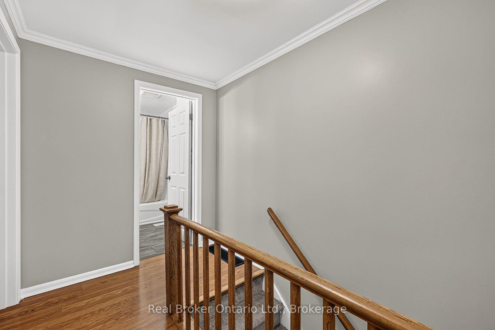 Photo 23 of 1012 Warwick Street, Woodstock, Woodstock - North — HOMEH