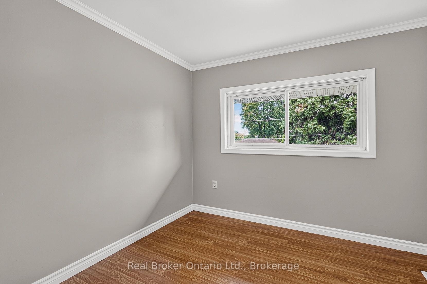 Photo 24 of 1012 Warwick Street, Woodstock, Woodstock - North — HOMEH