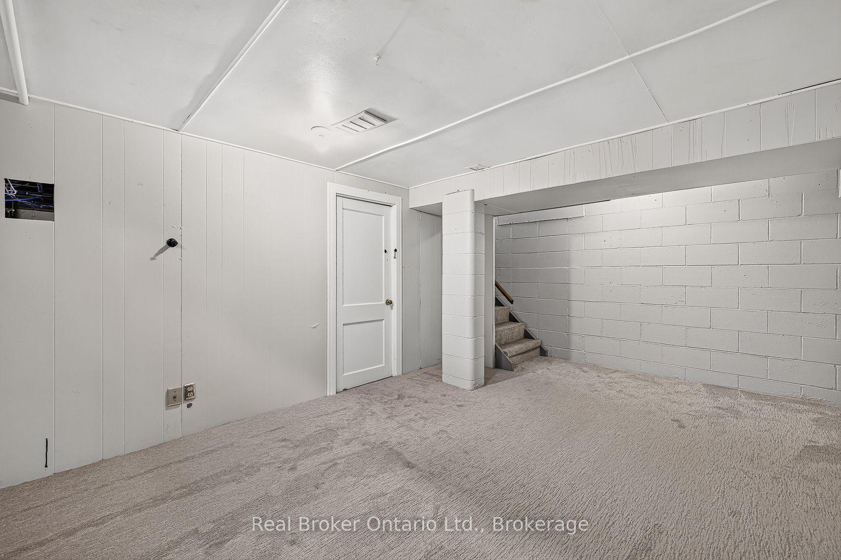 Photo 31 of 1012 Warwick Street, Woodstock, Woodstock - North — HOMEH