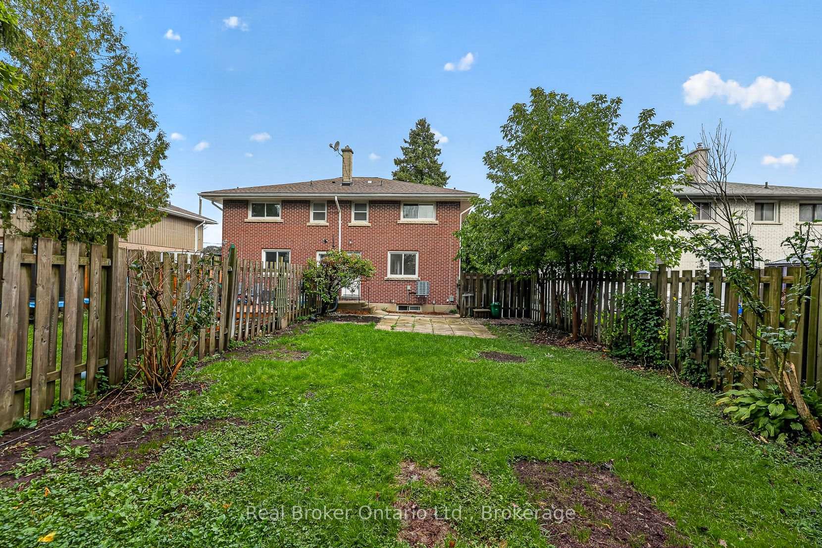 Photo 35 of 1012 Warwick Street, Woodstock, Woodstock - North — HOMEH