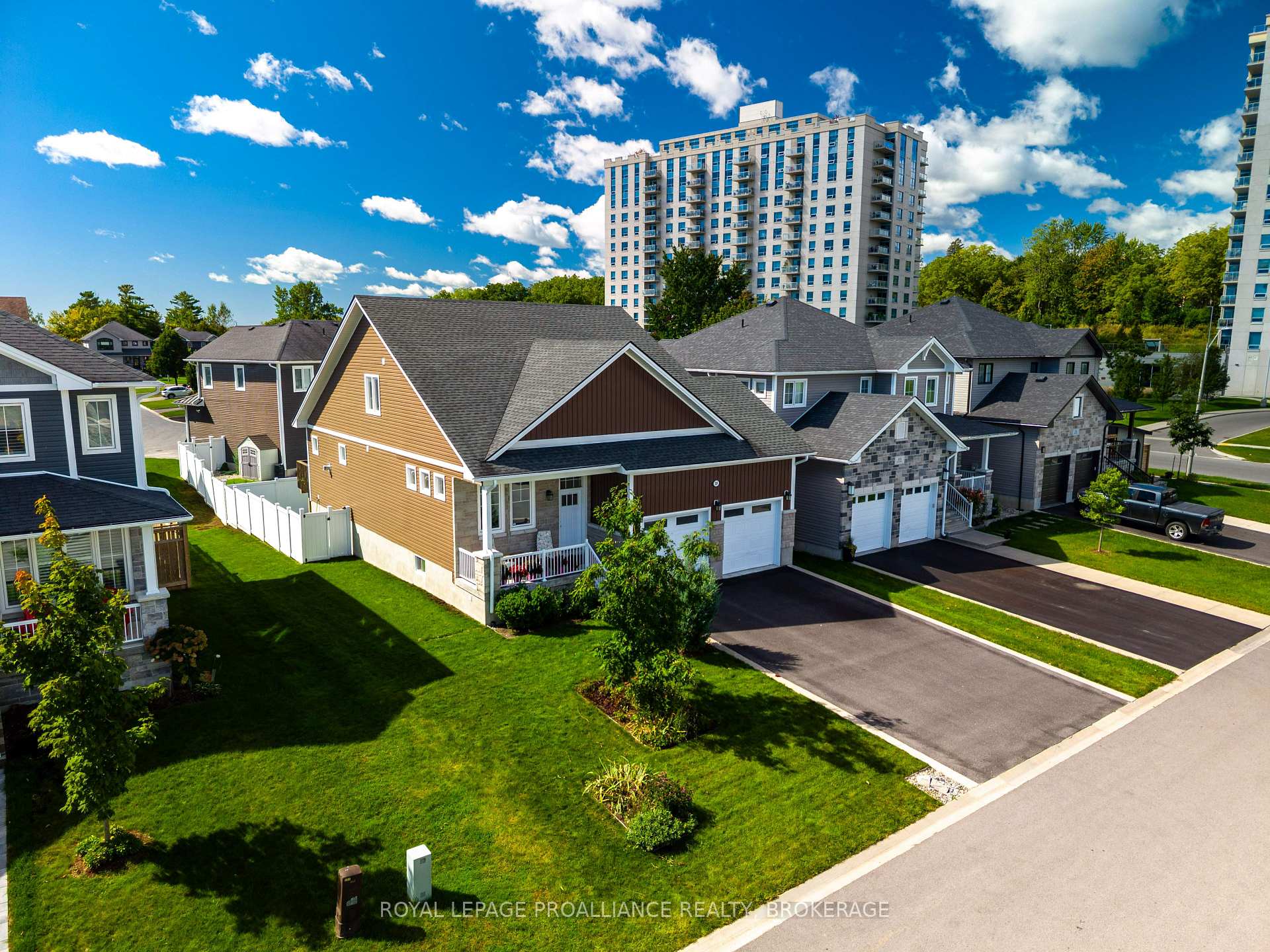 Photo 4 of 209 Mill Pond Place, Kingston, West of Sir John A. Blvd — HOMEH