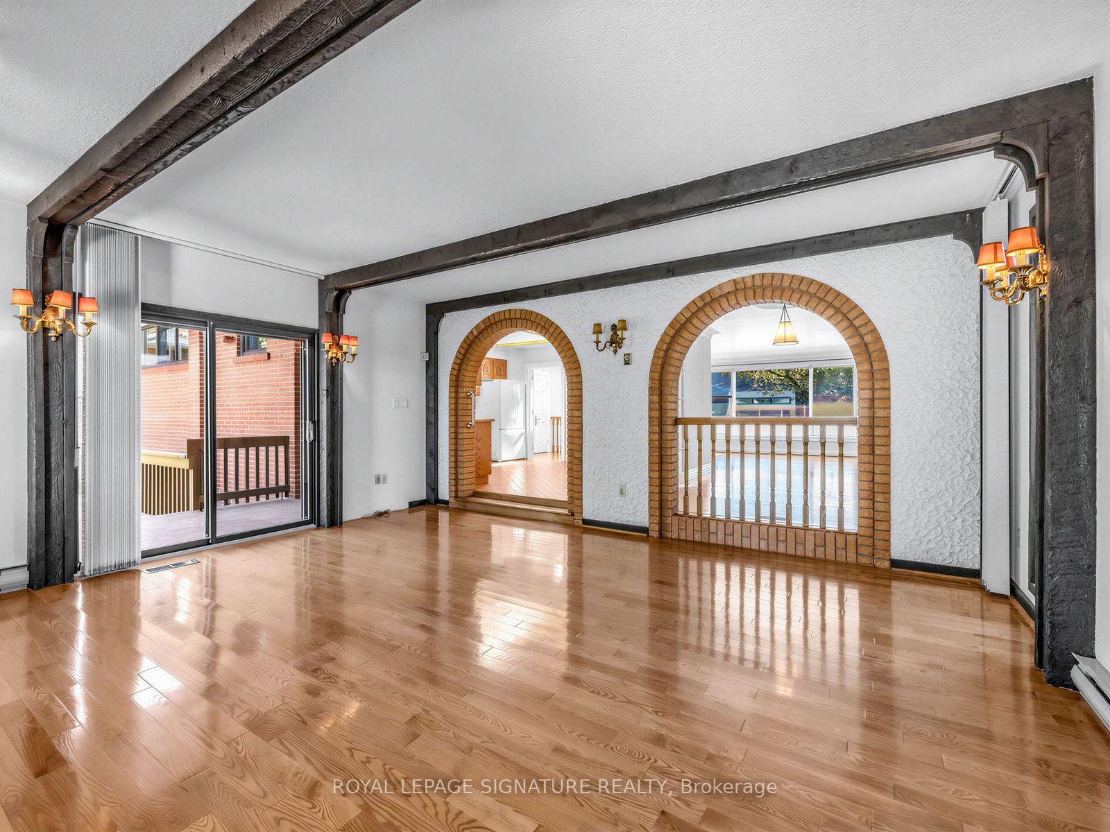 Photo 10 of 39 Buxton Road, North York, Downsview-Roding-CFB — HOMEH