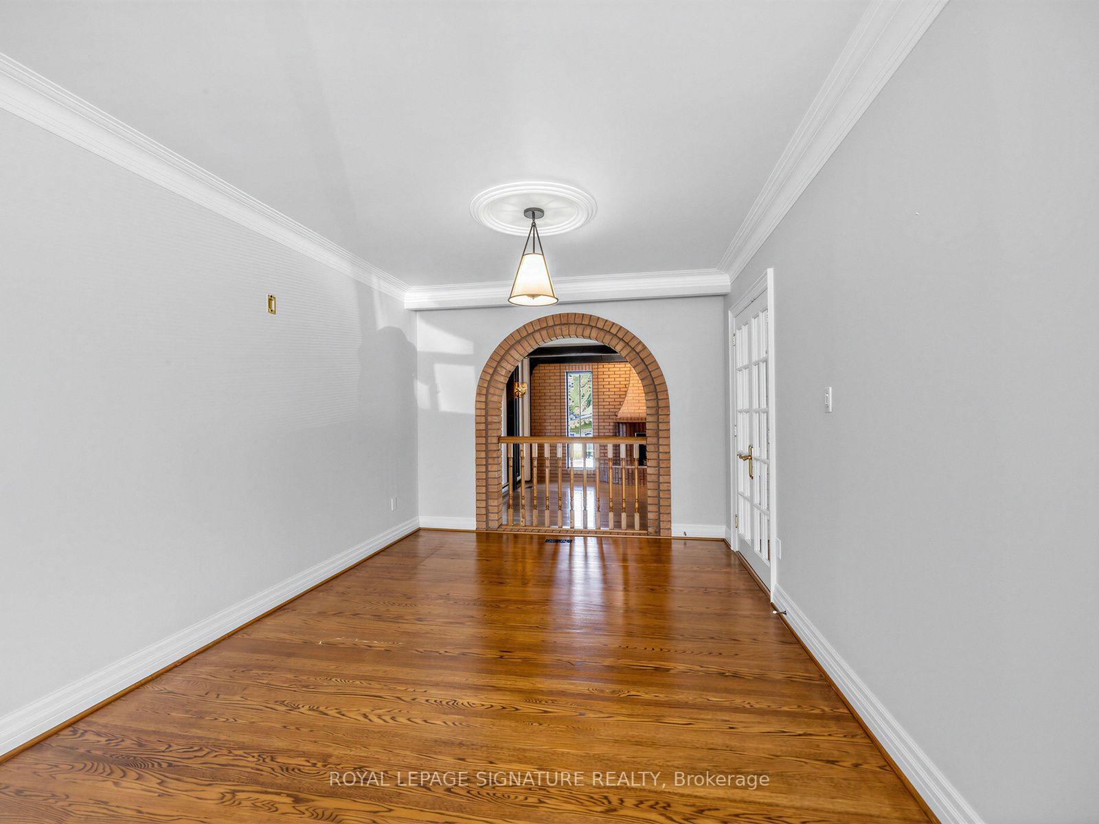 Photo 11 of 39 Buxton Road, North York, Downsview-Roding-CFB — HOMEH