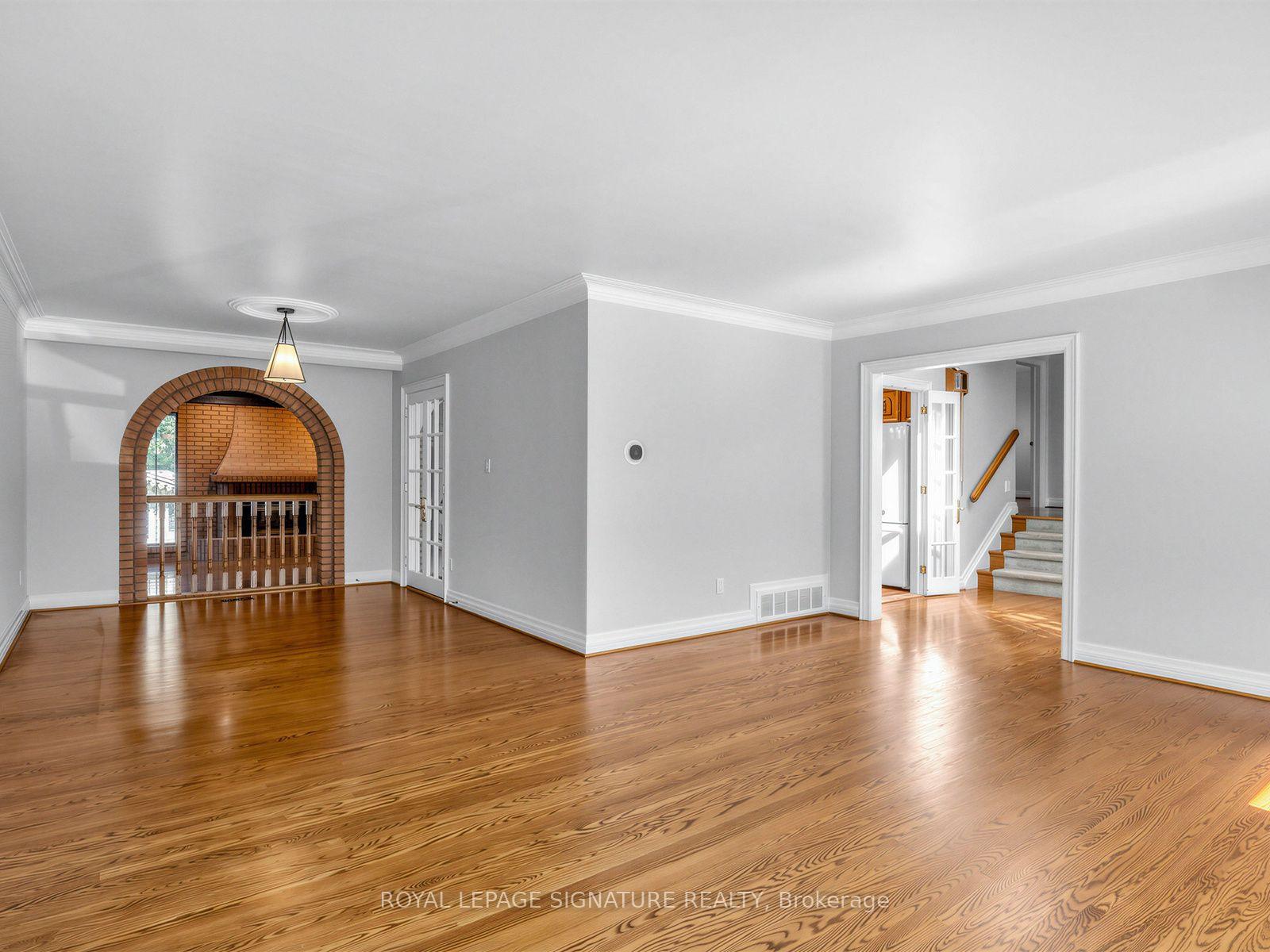 Photo 12 of 39 Buxton Road, North York, Downsview-Roding-CFB — HOMEH