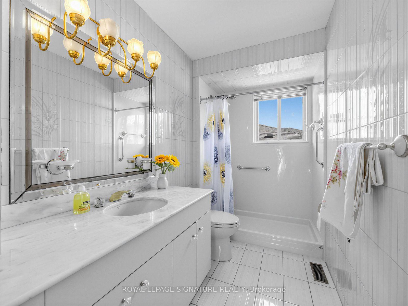 Photo 19 of 39 Buxton Road, North York, Downsview-Roding-CFB — HOMEH