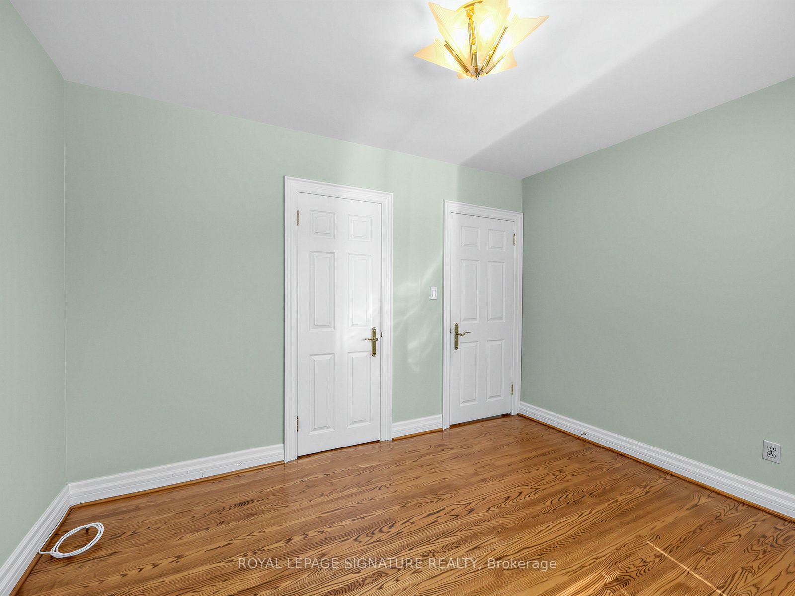 Photo 23 of 39 Buxton Road, North York, Downsview-Roding-CFB — HOMEH