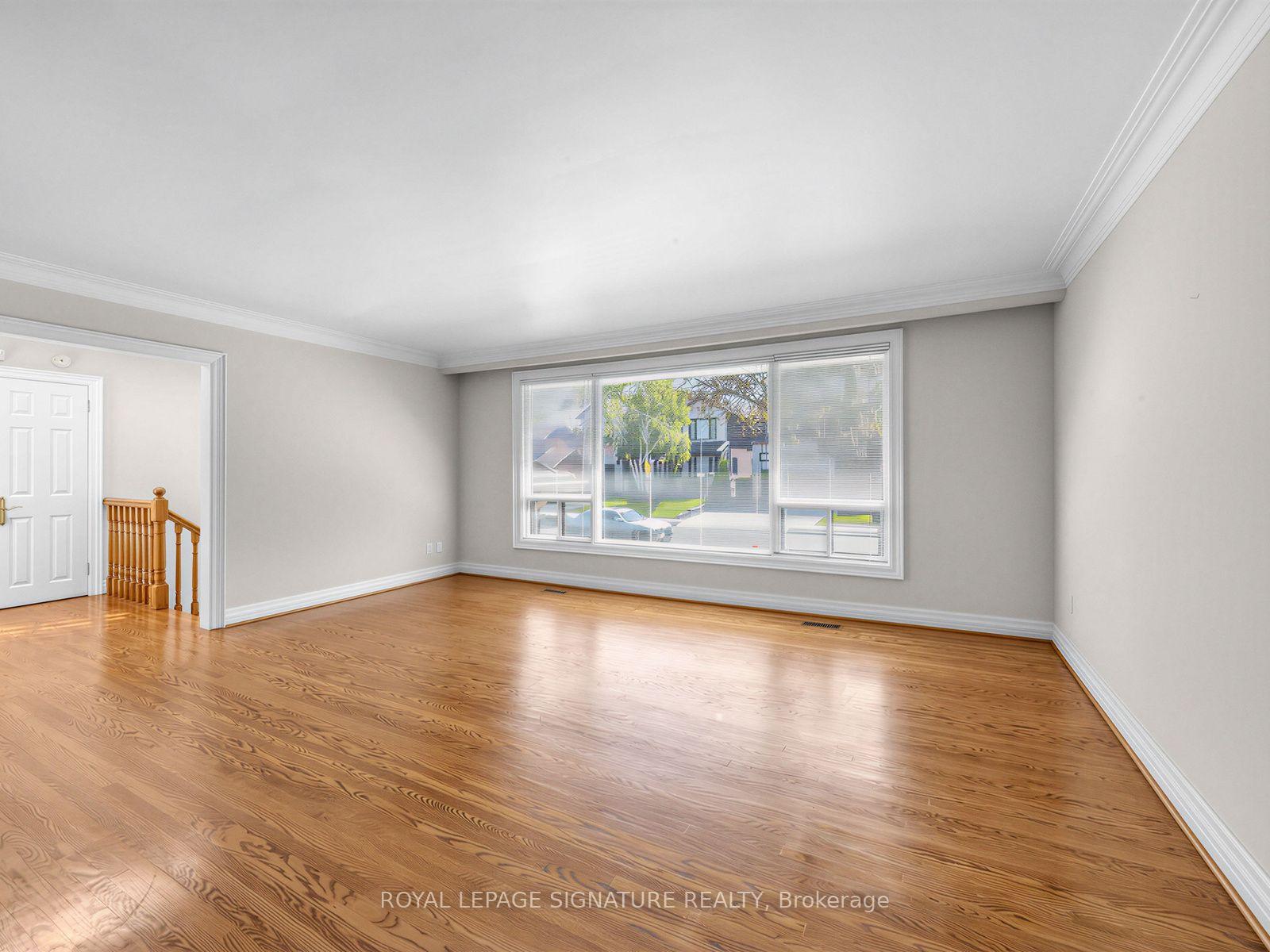 Photo 24 of 39 Buxton Road, North York, Downsview-Roding-CFB — HOMEH