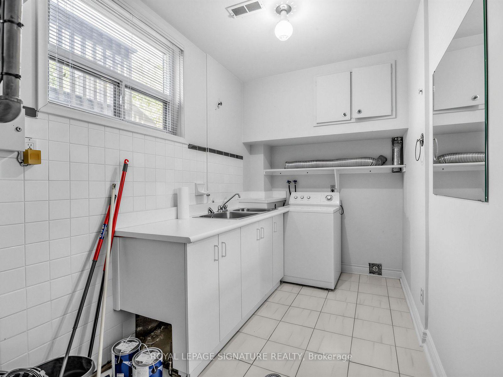 Photo 27 of 39 Buxton Road, North York, Downsview-Roding-CFB — HOMEH