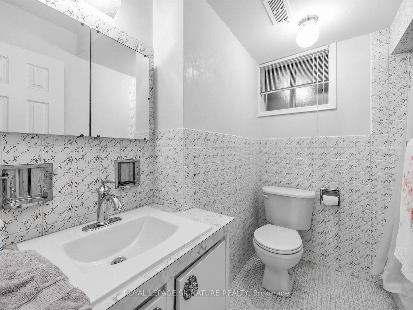Photo 28 of 39 Buxton Road, North York, Downsview-Roding-CFB — HOMEH