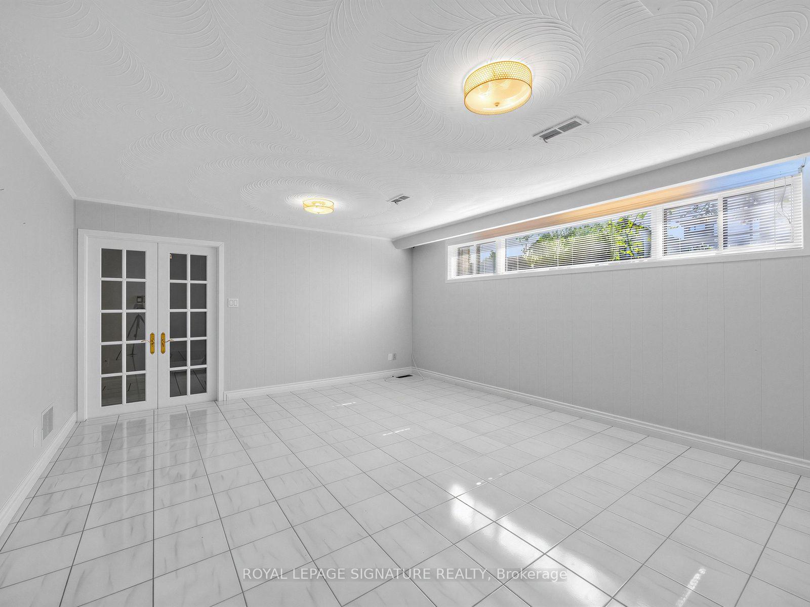 Photo 29 of 39 Buxton Road, North York, Downsview-Roding-CFB — HOMEH