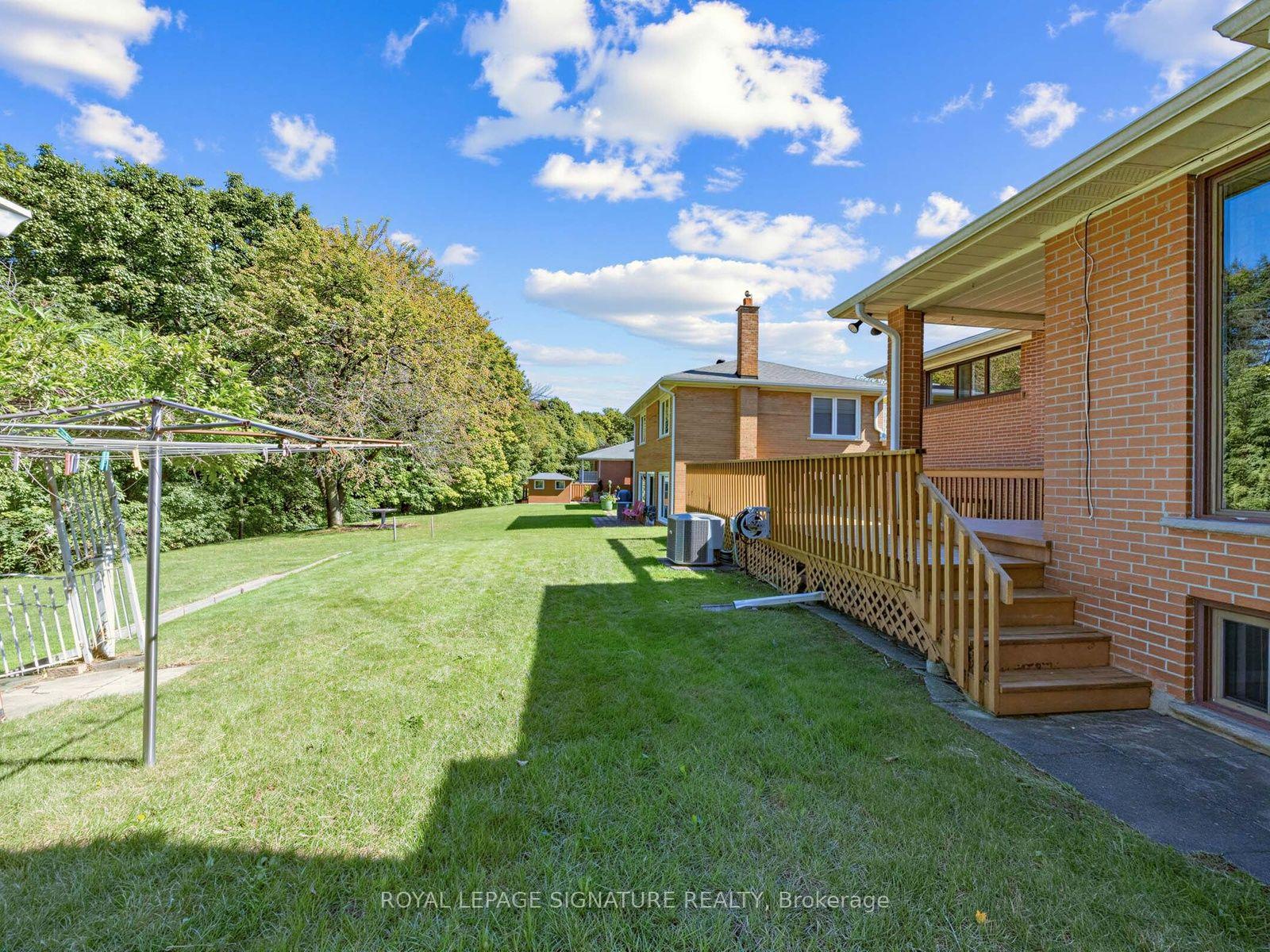 Photo 41 of 39 Buxton Road, North York, Downsview-Roding-CFB — HOMEH