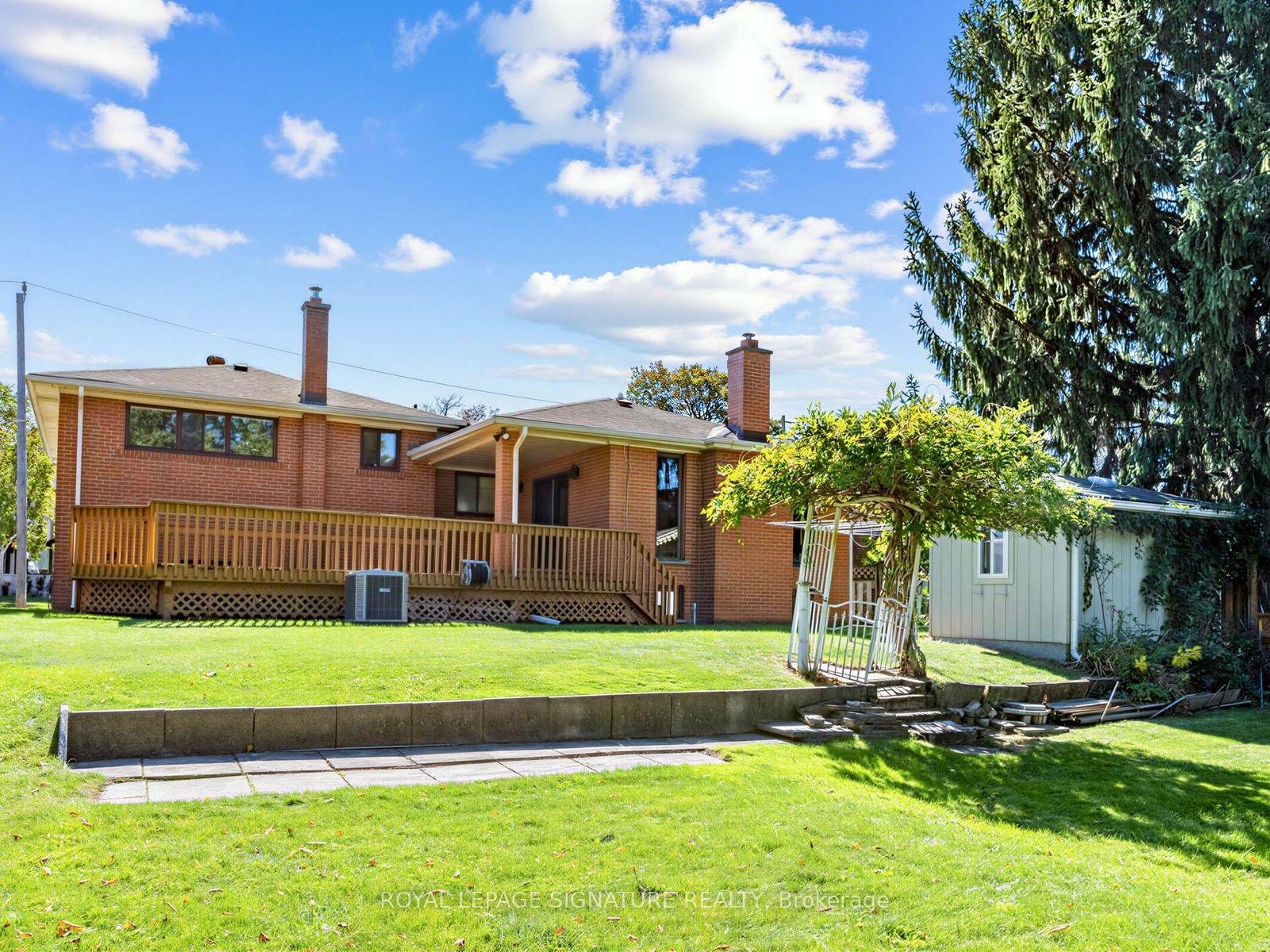 Photo 42 of 39 Buxton Road, North York, Downsview-Roding-CFB — HOMEH