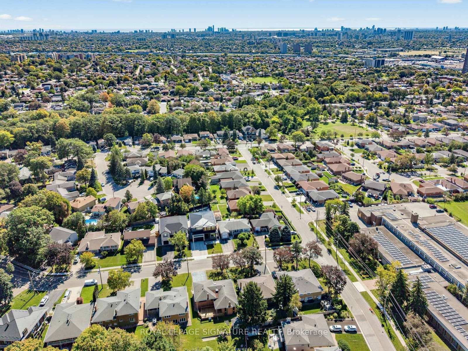 Photo 43 of 39 Buxton Road, North York, Downsview-Roding-CFB — HOMEH