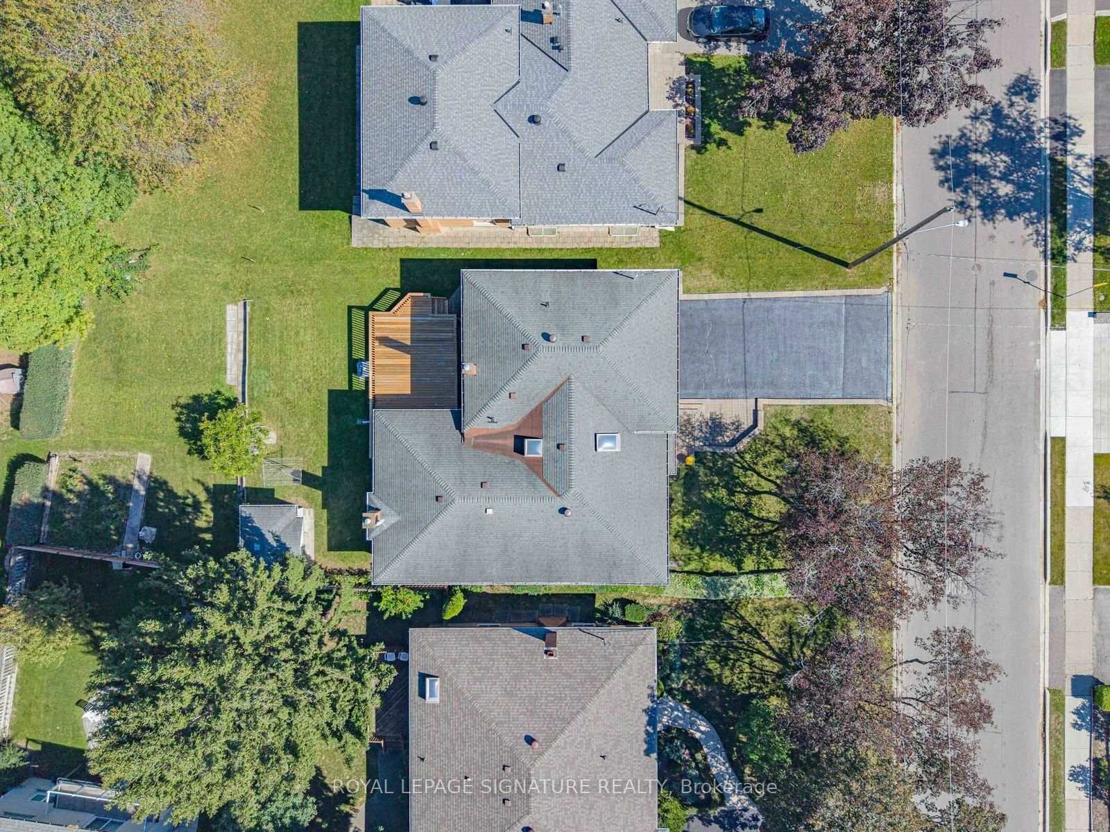 Photo 46 of 39 Buxton Road, North York, Downsview-Roding-CFB — HOMEH