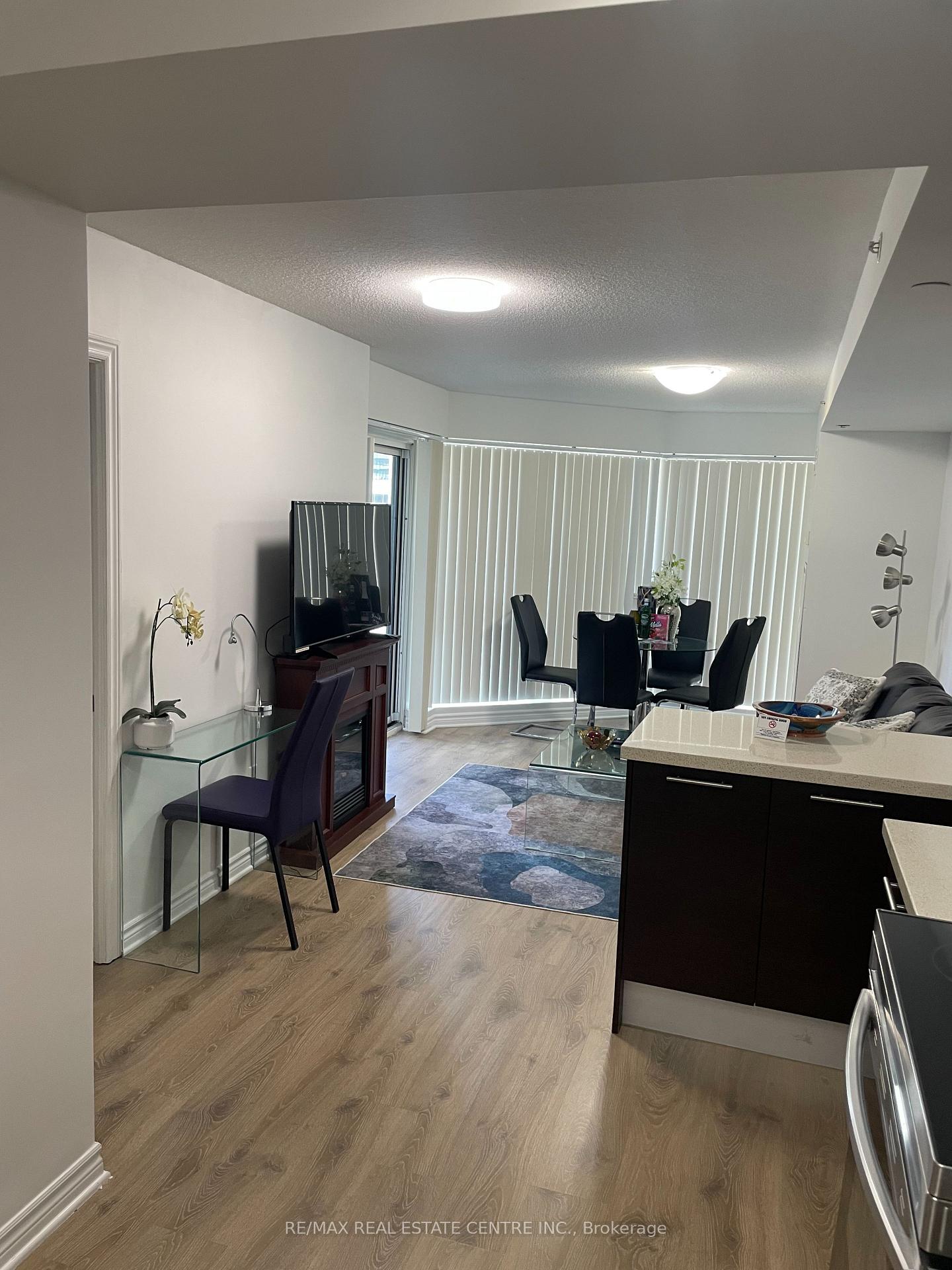 Photo 9 of Unit 724, 386 Yonge Street, Toronto, Bay Street Corridor — HOMEH
