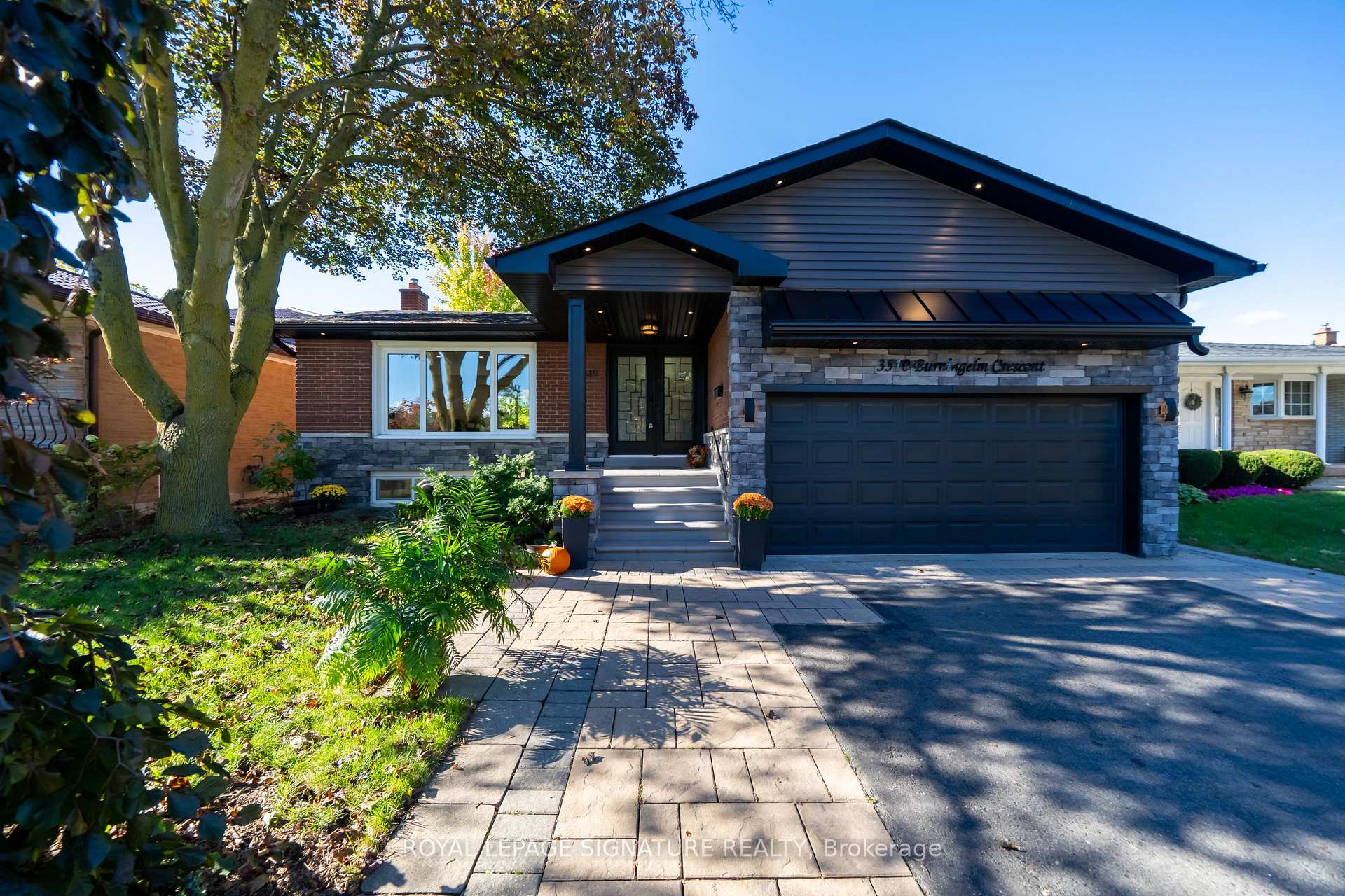 Photo 2 of 3510 Burningelm Crescent, Mississauga, Applewood — HOMEH