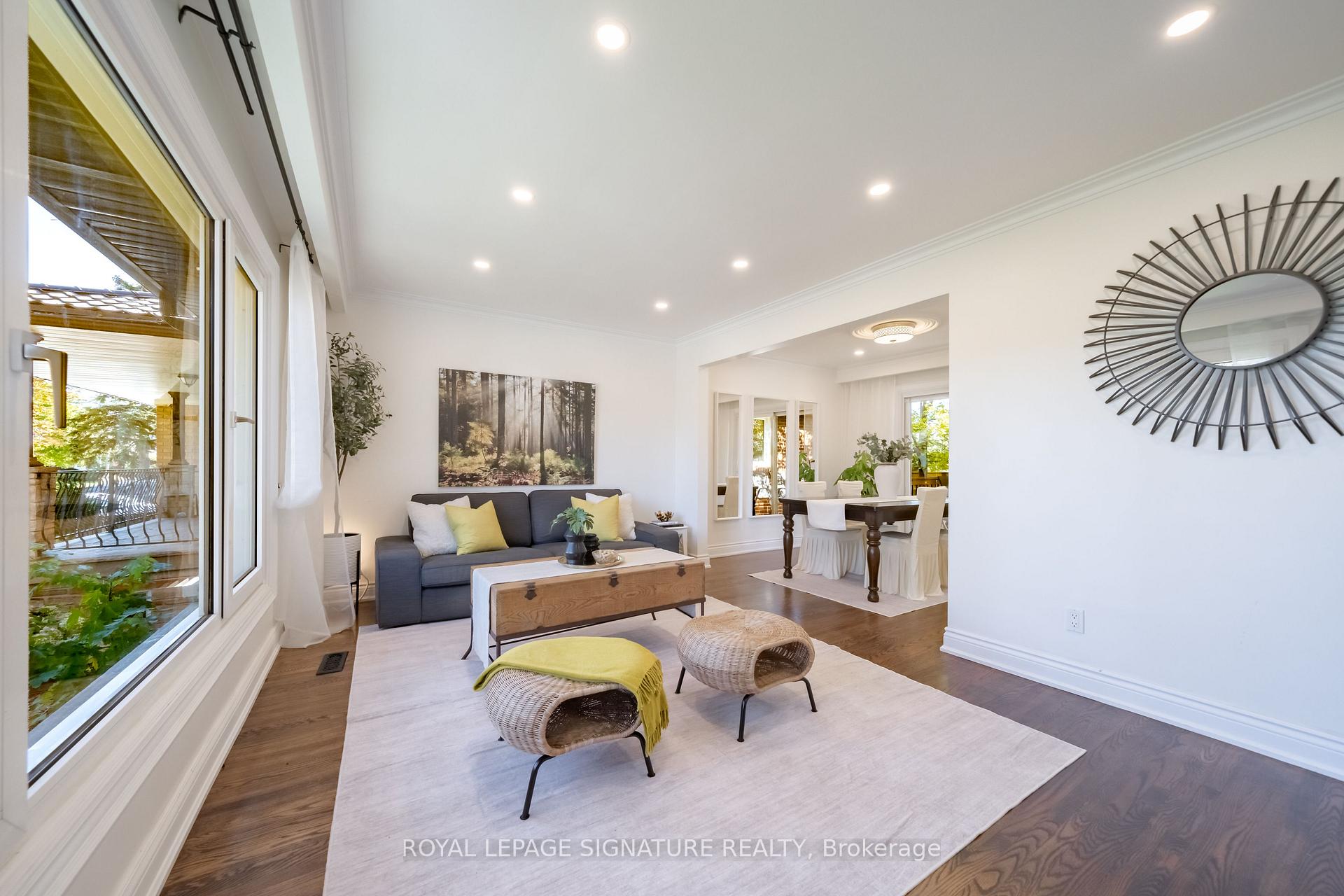 Photo 5 of 3510 Burningelm Crescent, Mississauga, Applewood — HOMEH