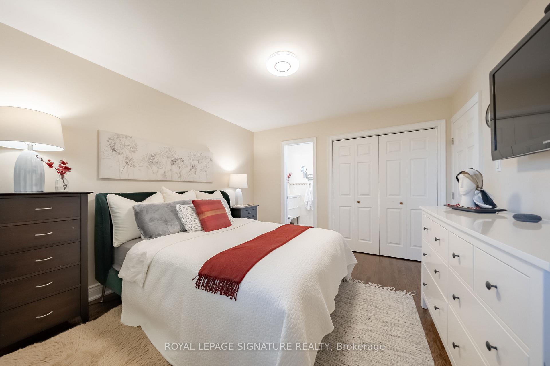 Photo 18 of 3510 Burningelm Crescent, Mississauga, Applewood — HOMEH