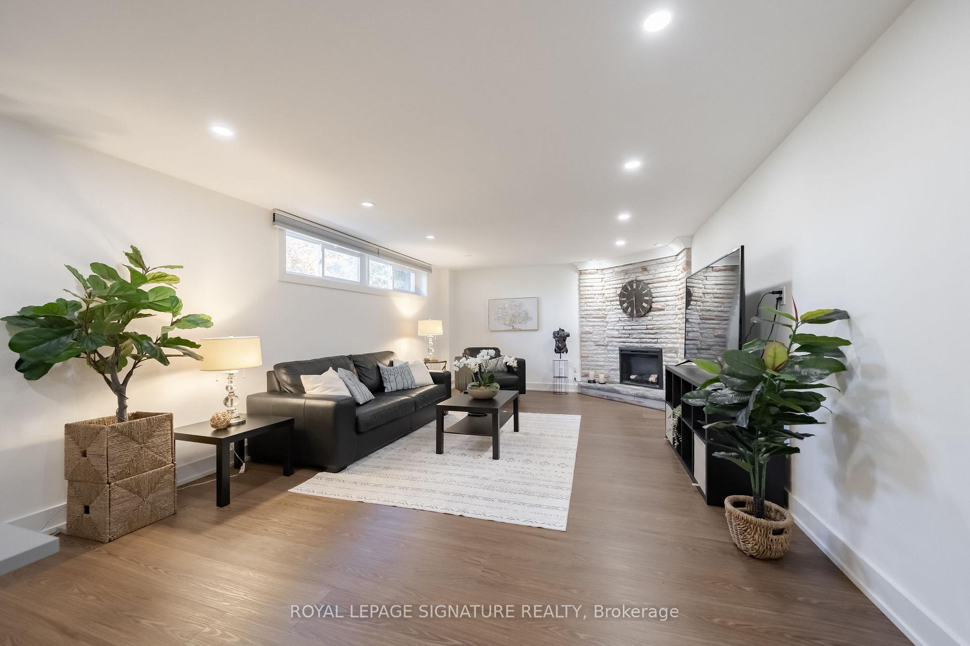 Photo 21 of 3510 Burningelm Crescent, Mississauga, Applewood — HOMEH