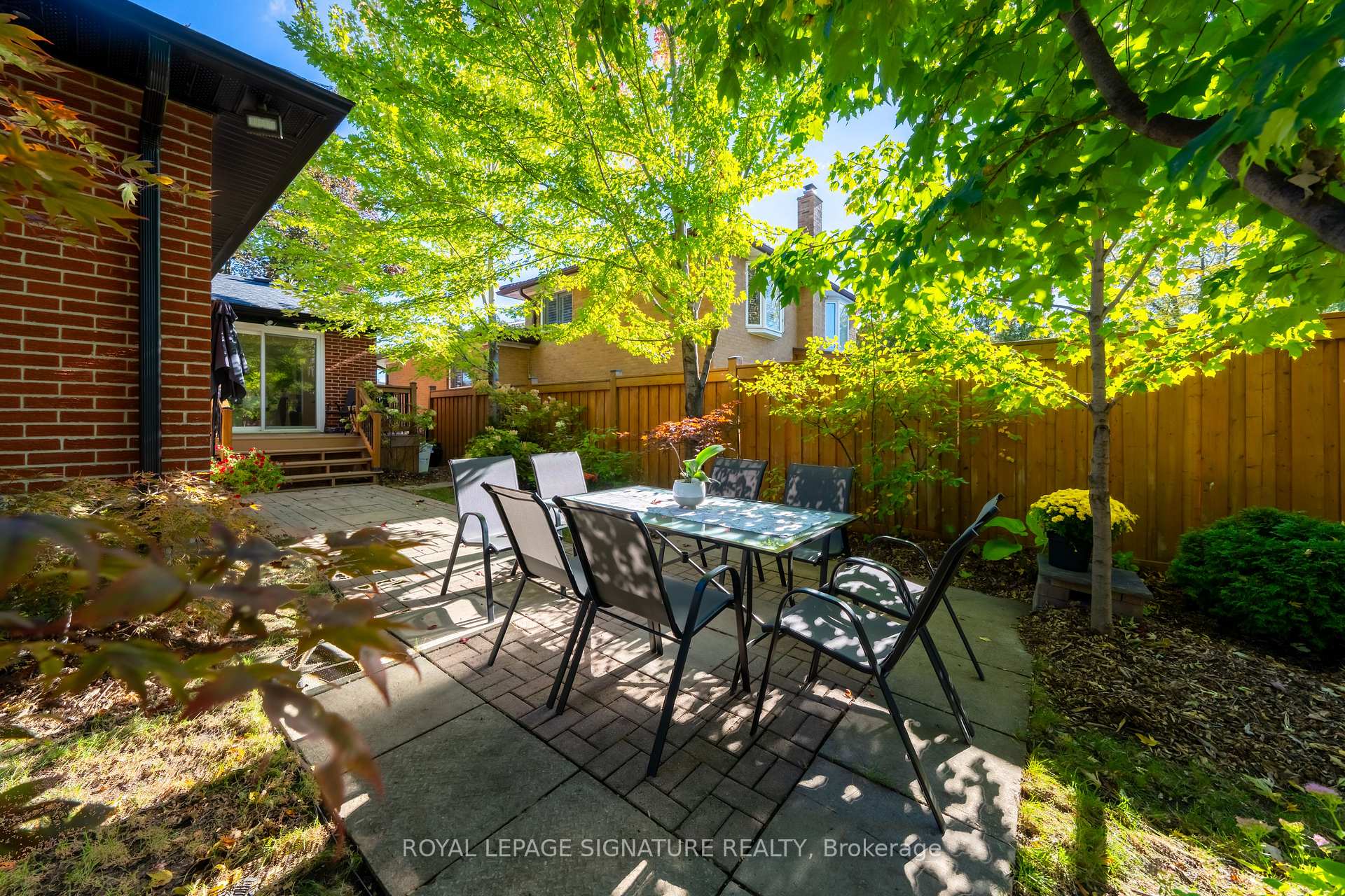 Photo 30 of 3510 Burningelm Crescent, Mississauga, Applewood — HOMEH