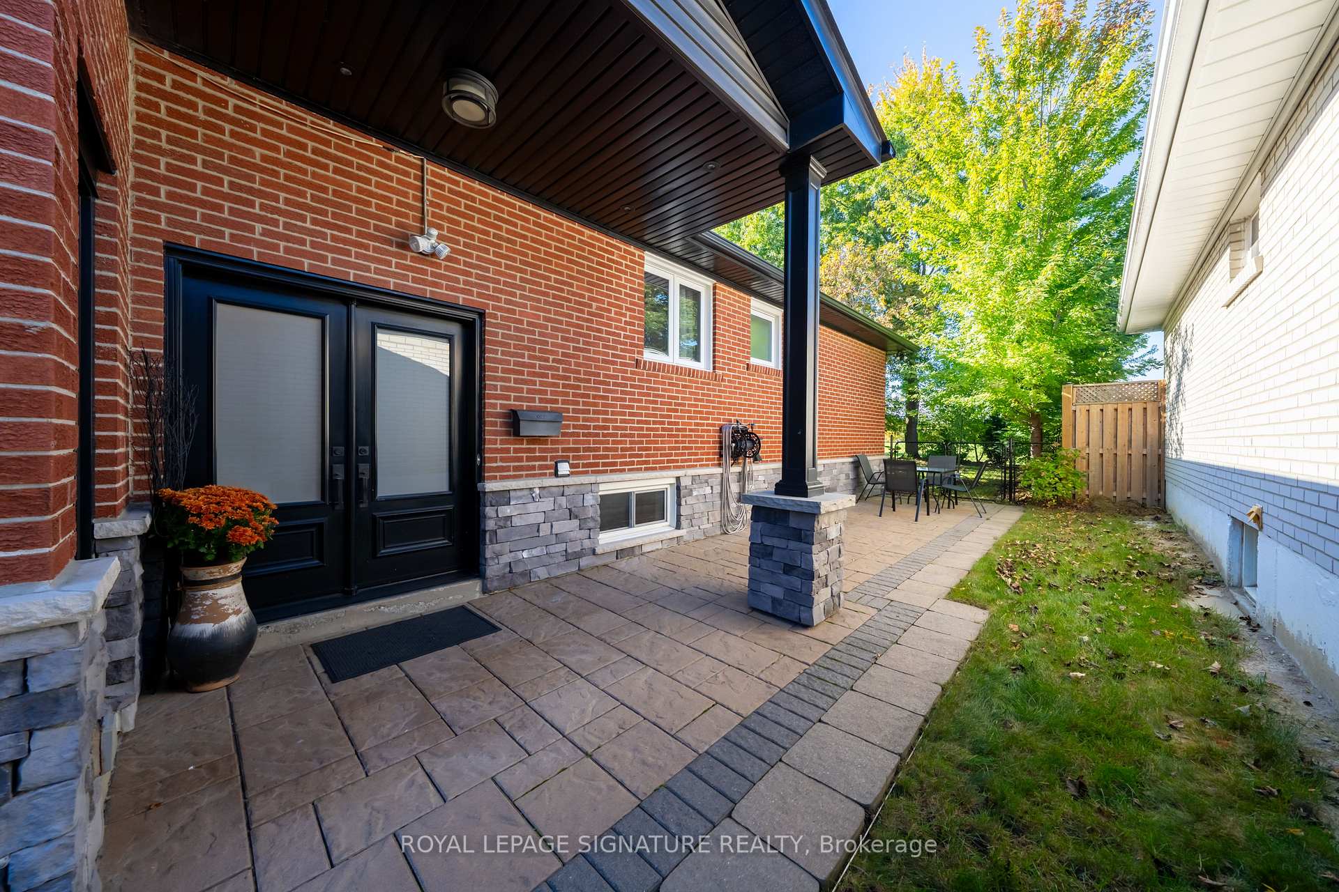 Photo 33 of 3510 Burningelm Crescent, Mississauga, Applewood — HOMEH
