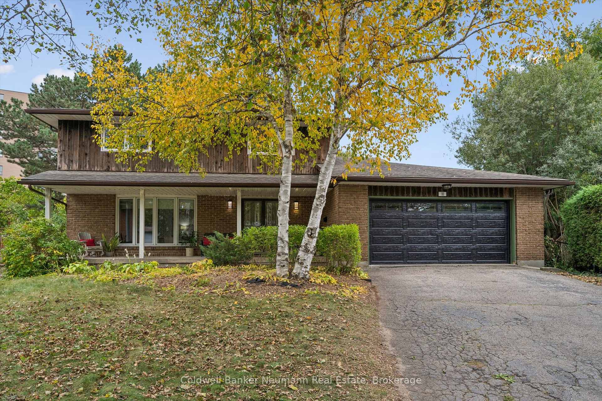 Photo 2 of 10 Skye Place, Guelph, Dovercliffe Park/Old University — HOMEH