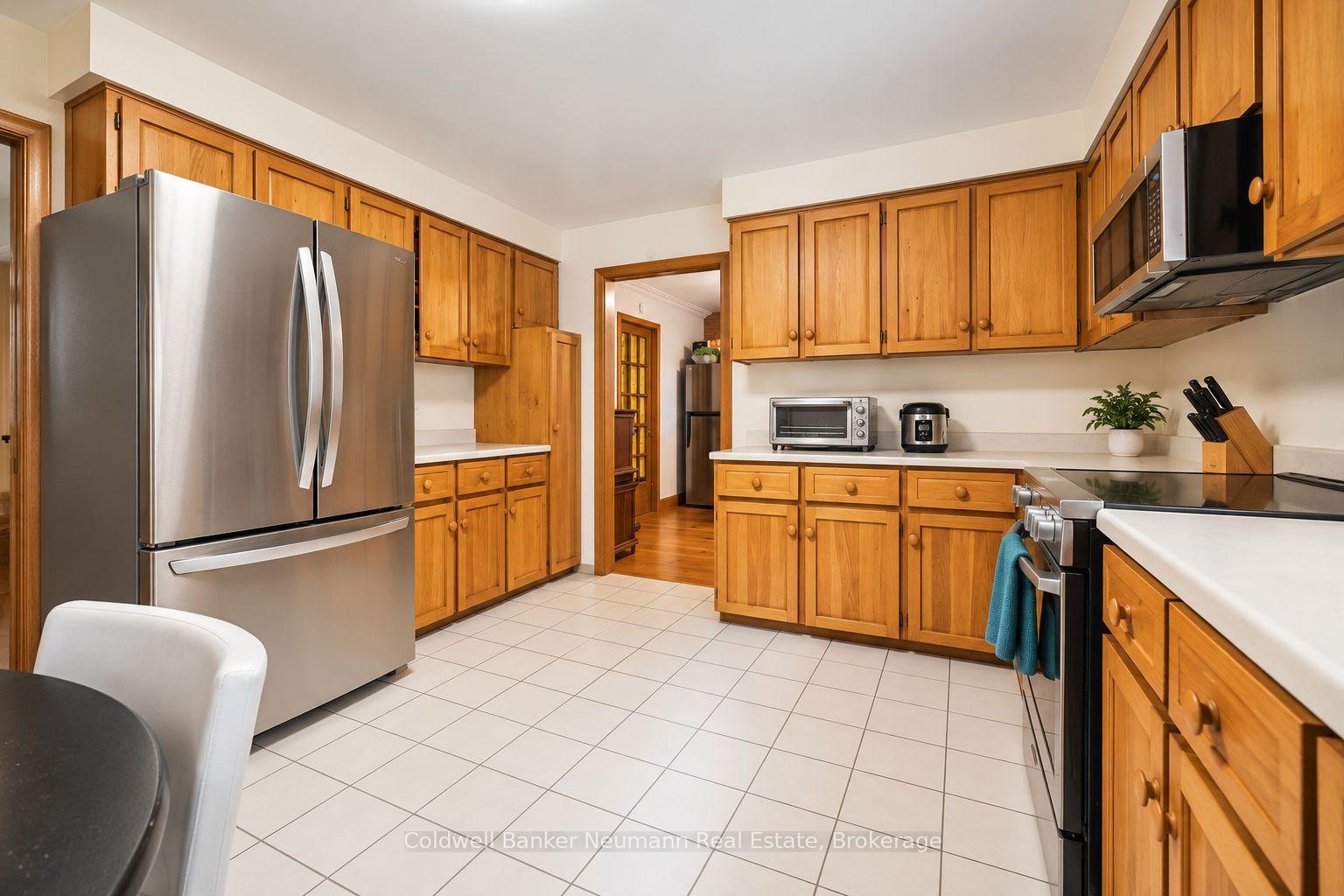 Photo 9 of 10 Skye Place, Guelph, Dovercliffe Park/Old University — HOMEH