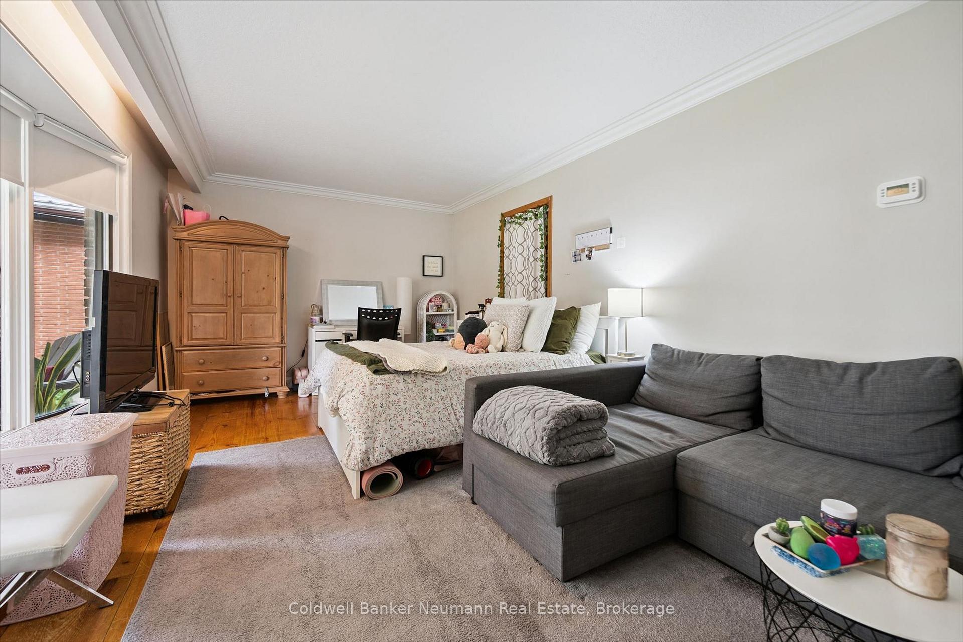 Photo 15 of 10 Skye Place, Guelph, Dovercliffe Park/Old University — HOMEH