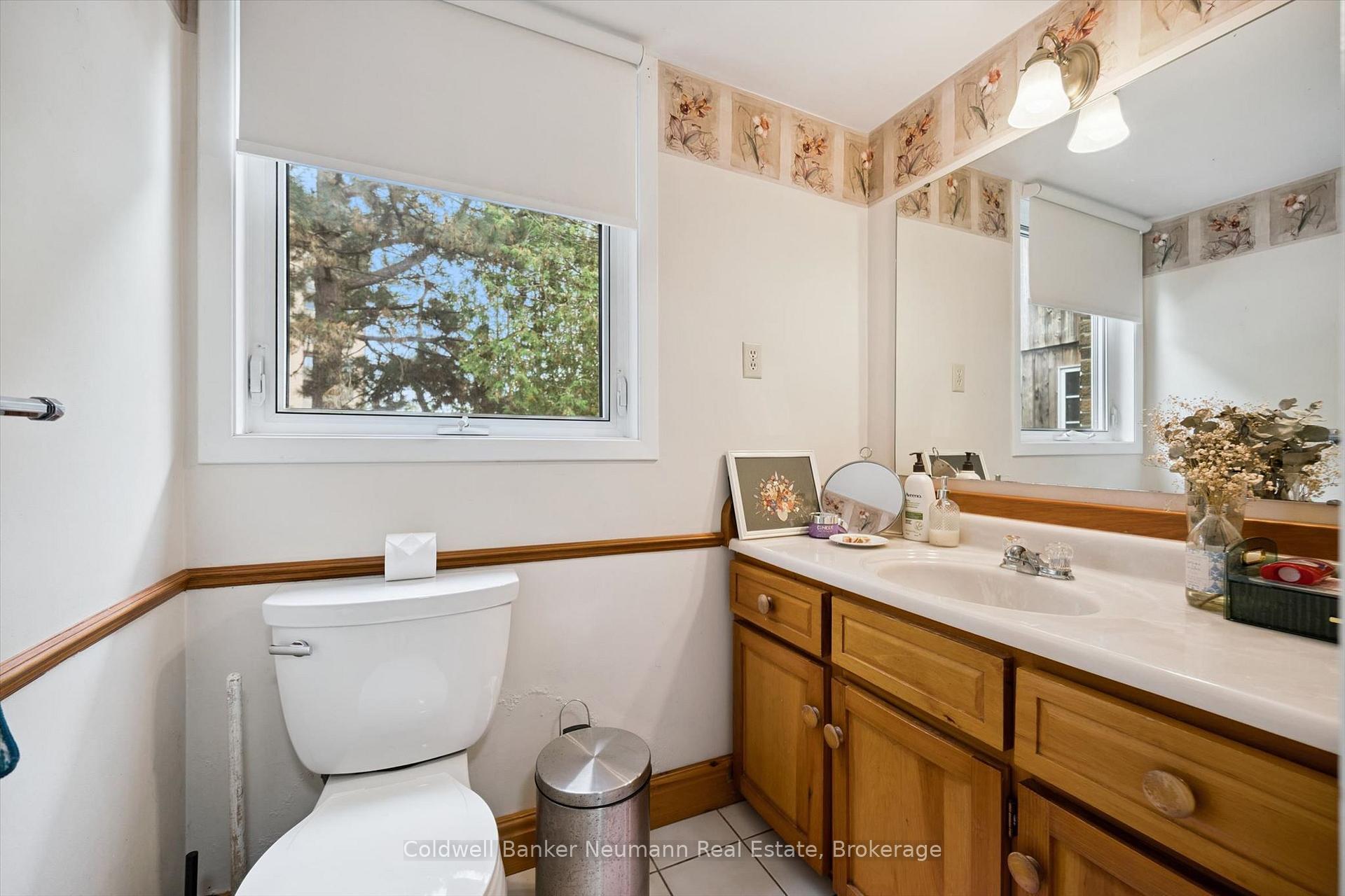 Photo 16 of 10 Skye Place, Guelph, Dovercliffe Park/Old University — HOMEH