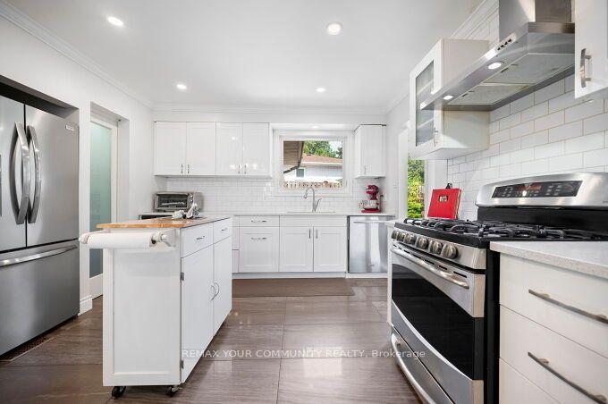 Photo 15 of 3202 Centennial Drive E, Burlington, Palmer — HOMEH