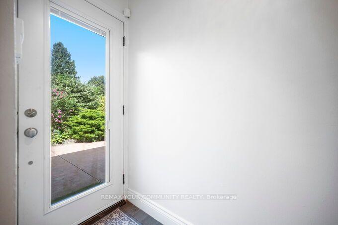 Photo 28 of 3202 Centennial Drive E, Burlington, Palmer — HOMEH