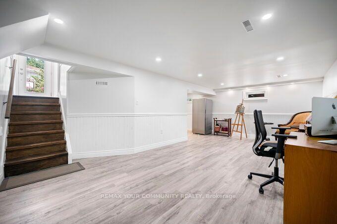 Photo 31 of 3202 Centennial Drive E, Burlington, Palmer — HOMEH