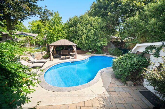 Photo 38 of 3202 Centennial Drive E, Burlington, Palmer — HOMEH