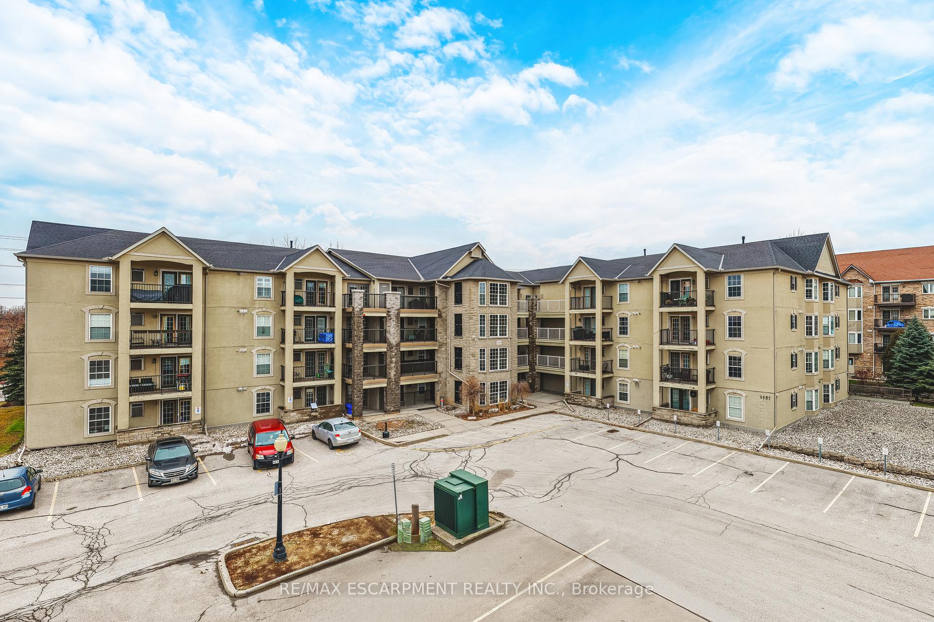 Photo of Unit 313, 1451 Walkers Line