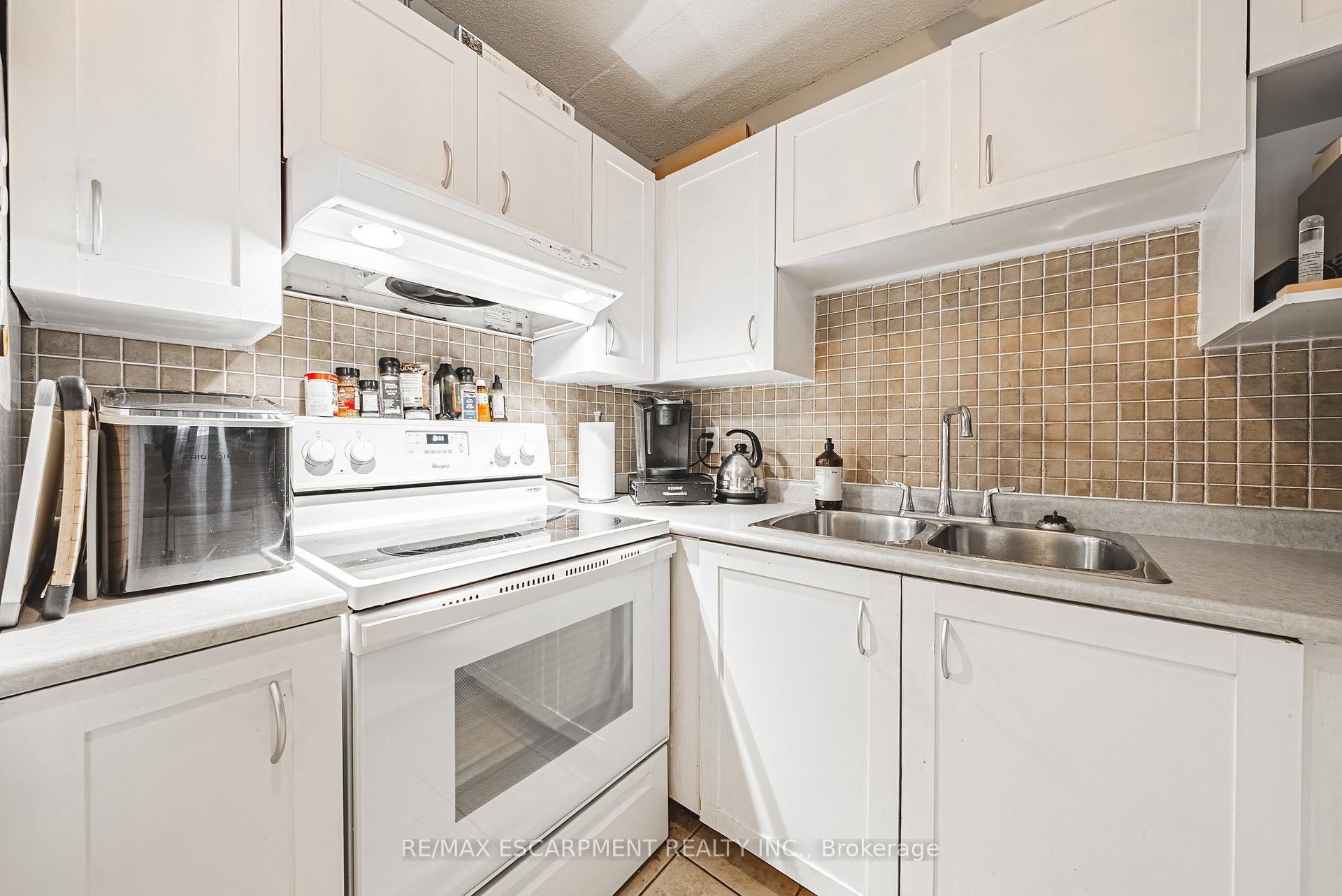 Photo 10 of Unit 313, 1451 Walkers Line, Burlington, Tansley — HOMEH