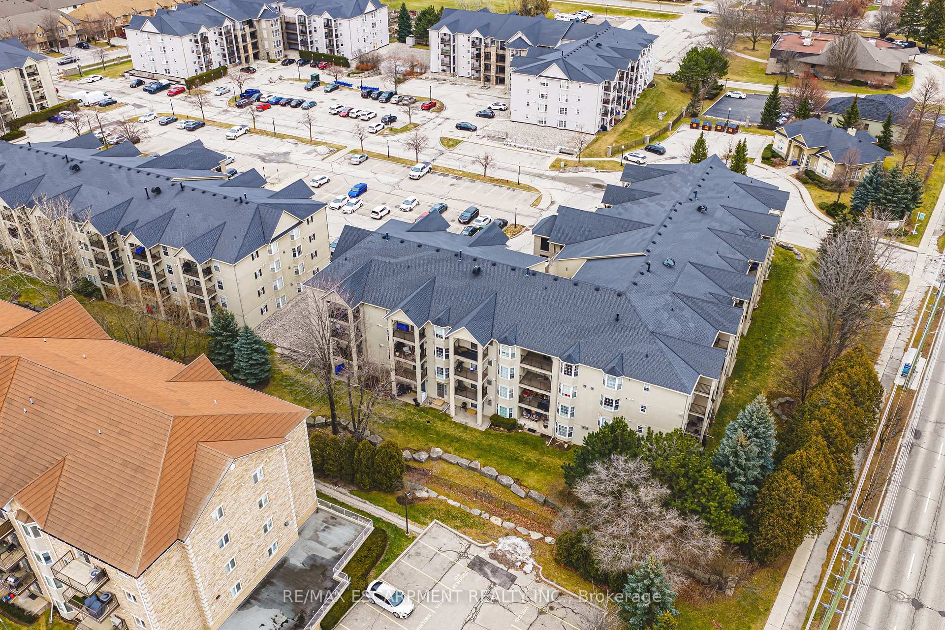 Photo 23 of Unit 313, 1451 Walkers Line, Burlington, Tansley — HOMEH